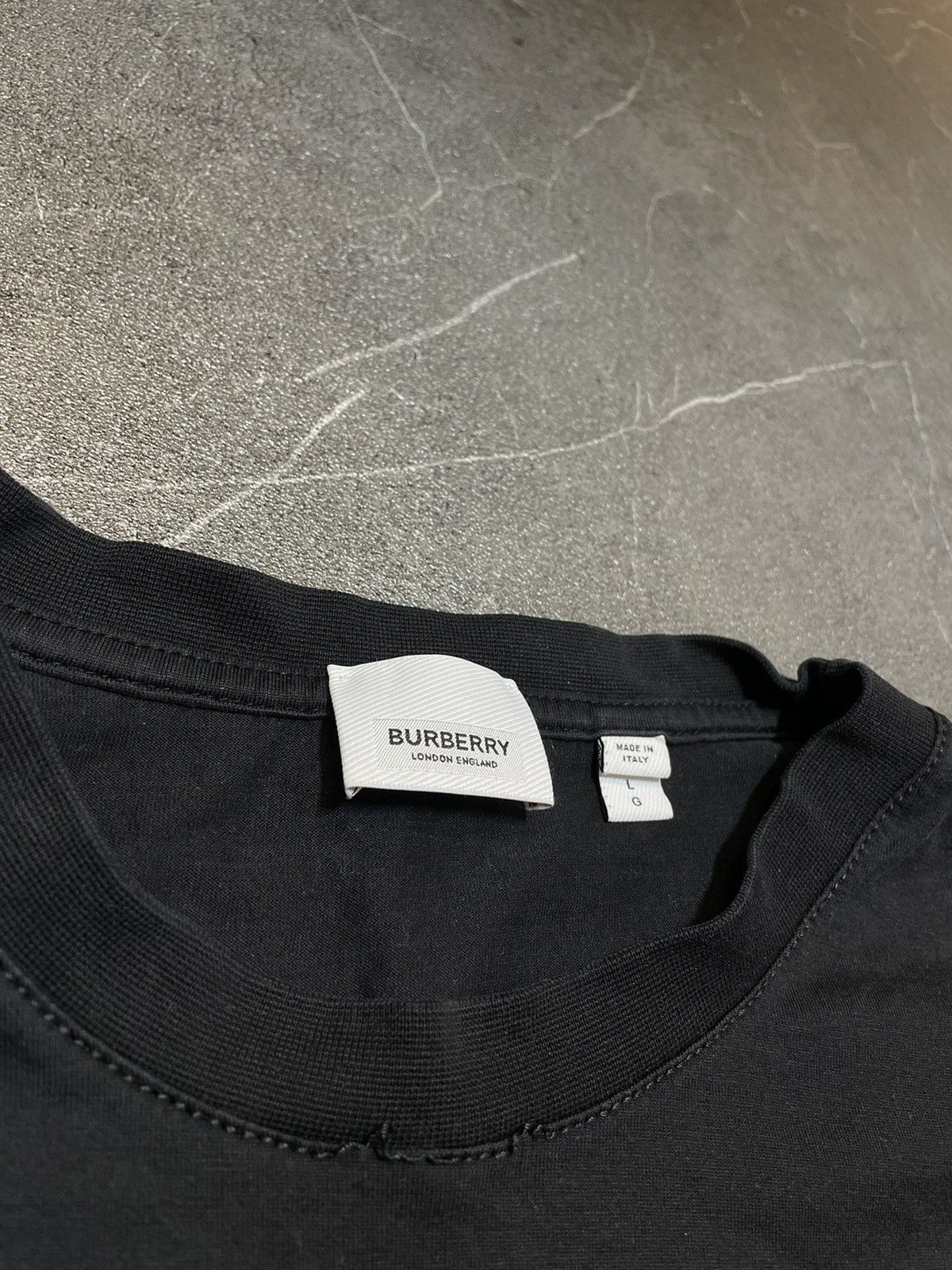 Burberry × Designer Burberry Cut-out detail print t-shirt Made in Italy Size US L / EU 52-54 / 3 - 7 Thumbnail