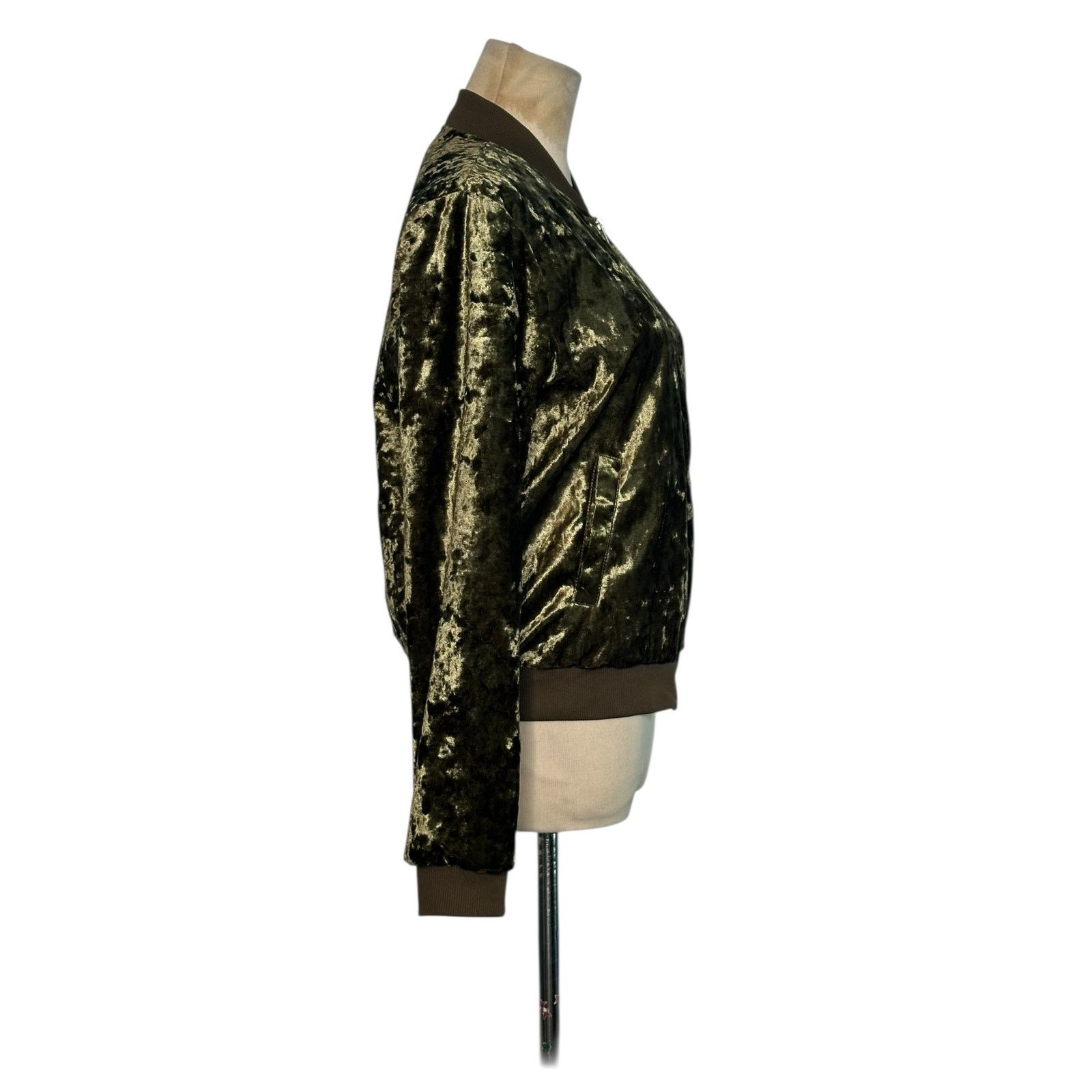 Forever 21 Forever 21 green velvet full zipper jacket size Small Size S / US 4 / IT 40 - 18 Thumbnail