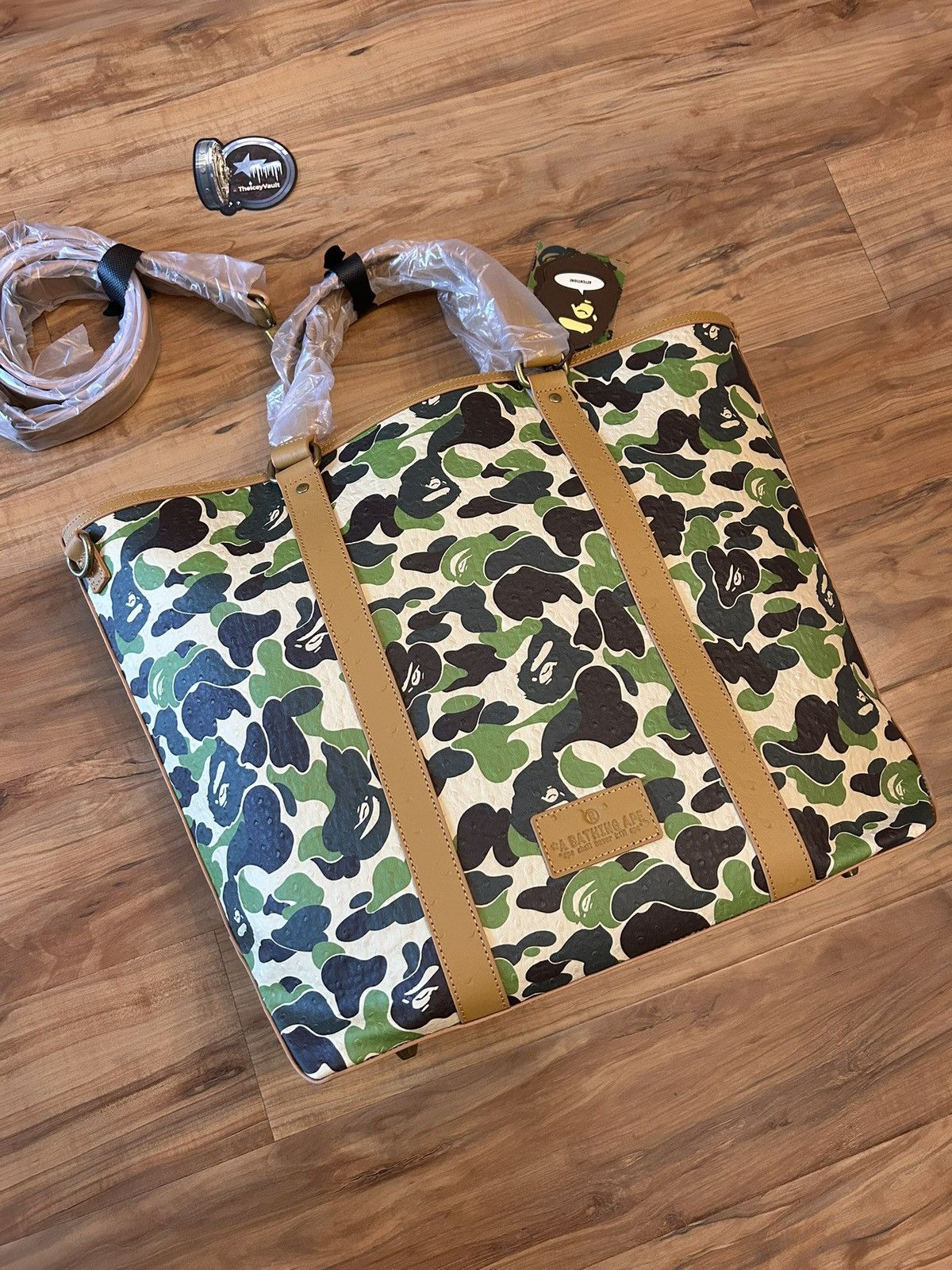 Bape NEW Bape Green ABC Camo PU Ostrich Leather Tote Bag Size ONE SIZE - 2 Thumbnail