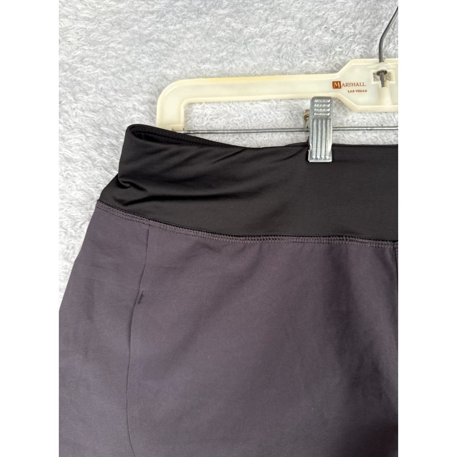 Patagonia Patagonia Shorts Womens Medium Black Elastic Sweat Rear Pocket Run Running 34x4 Size 32" / US 10 / IT 46 - 4 Thumbnail