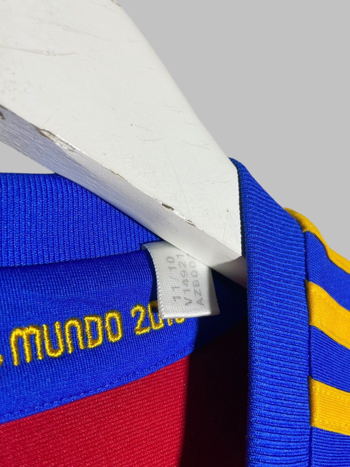 Adidas National Team Spain Adidas 2011 Home Football Shirt Size US S / EU 44-46 / 1 - 12 Thumbnail
