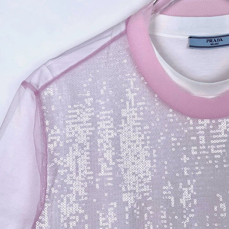Prada Prada 21 logo letter pink sequin fake two-piece round-neck Size US S / EU 44-46 / 1 - 3 Thumbnail