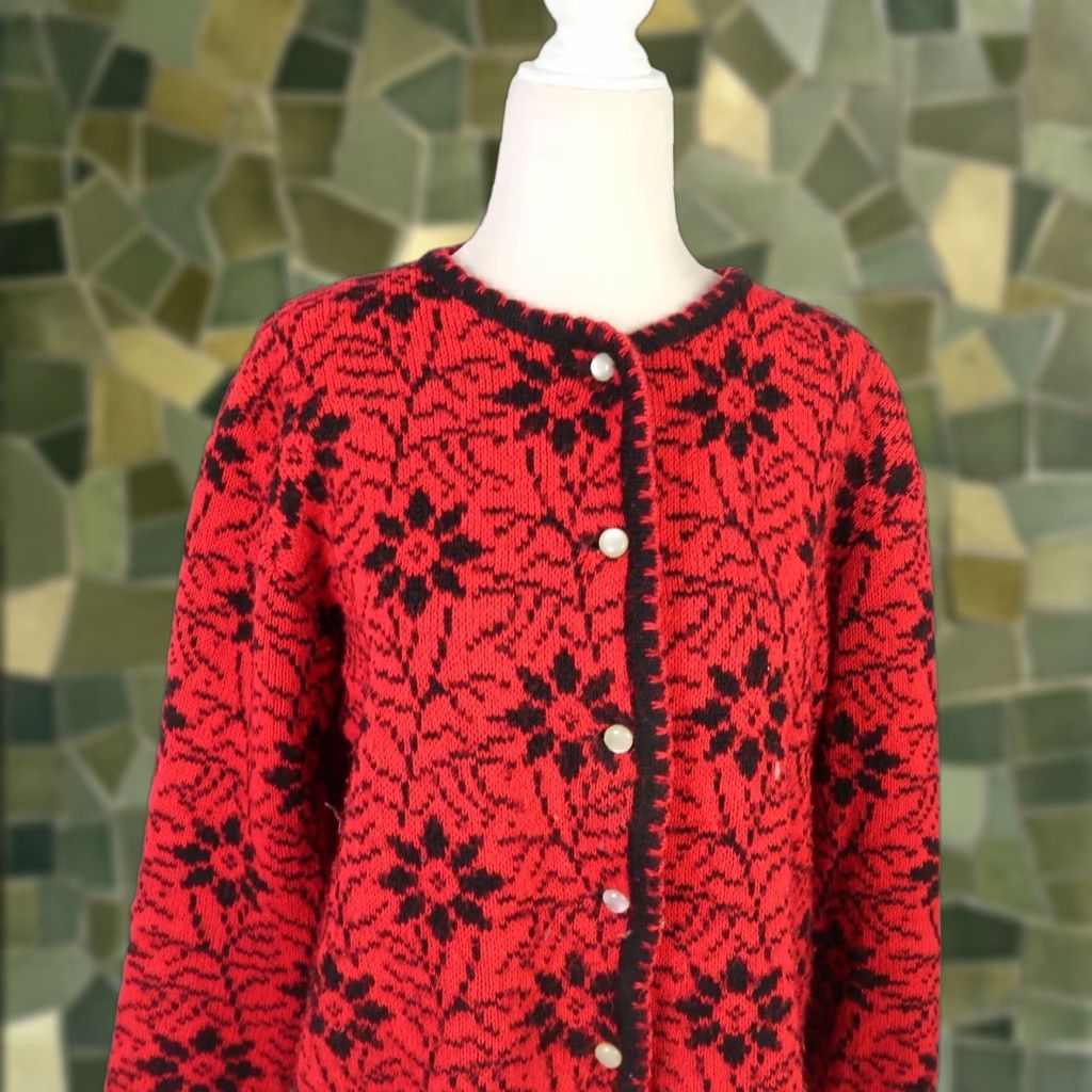 Brandblack VINTAGE 80s Bayer Red Black Floral Knit Cardigan Sweater L Women Long Sleeve Knit Acrylic Fall Winter Casual Size L / US 10 / IT 46 - 1 Thumbnail