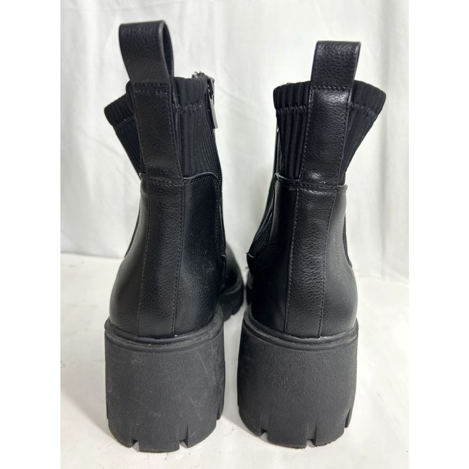 Torrid Torrid Black Chelsea Lug Bootie Ankle Zip Size 10 Women US Shoe Size 10 Chelsea Style Faux Leather Boot MSRP 65 Size US 10 / IT 40 - 6 Thumbnail