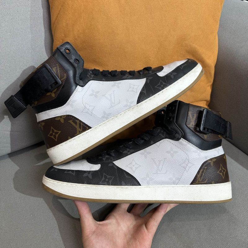 Louis Vuitton Louis Vuitton Rivoli High Top Fashion Sneakers - Size US 10.5 / EU 43-44 - 8 Thumbnail
