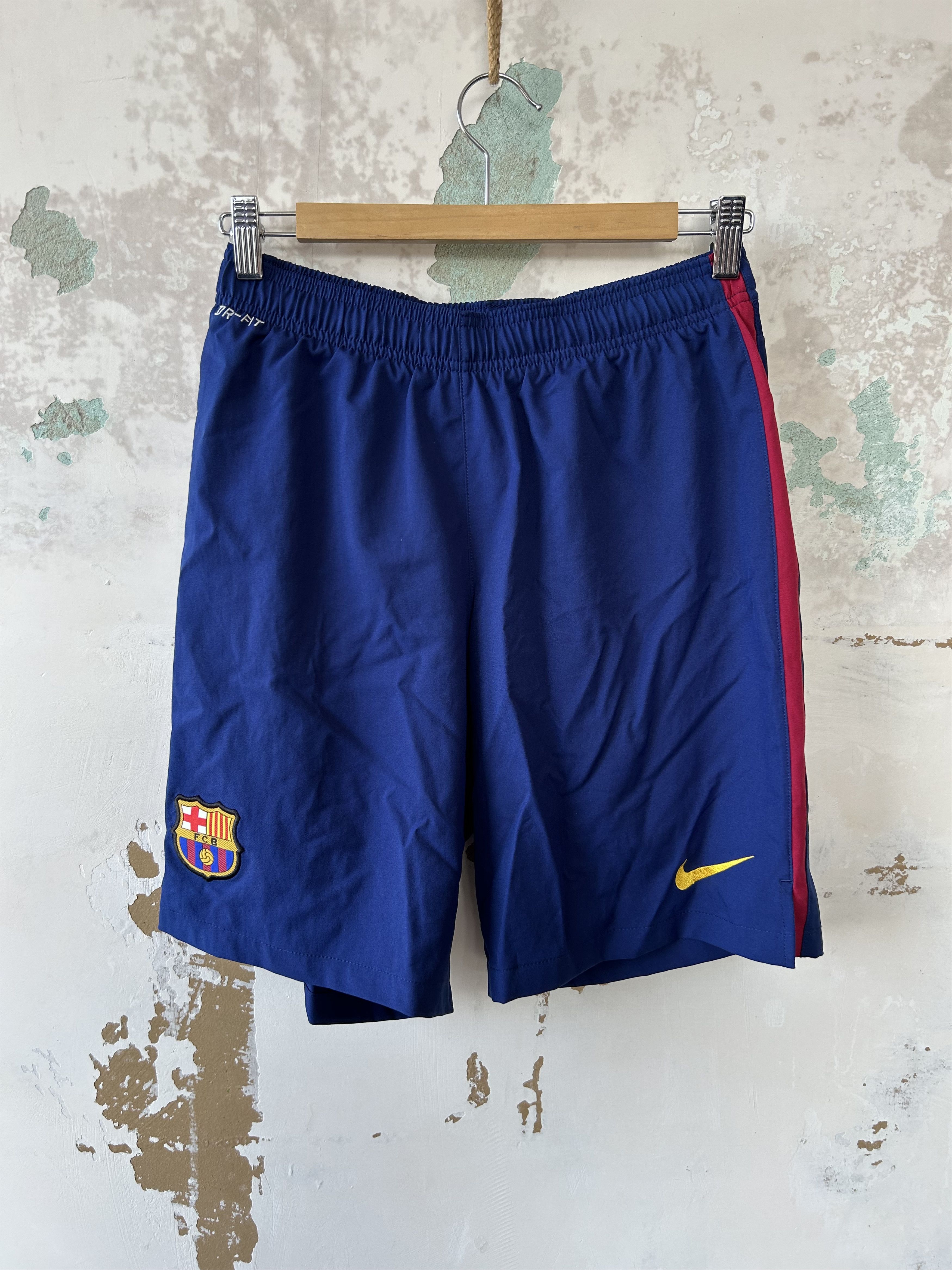 Nike Nike Barcelona shorts vintage S Size US 30 / EU 46 - 1 Thumbnail