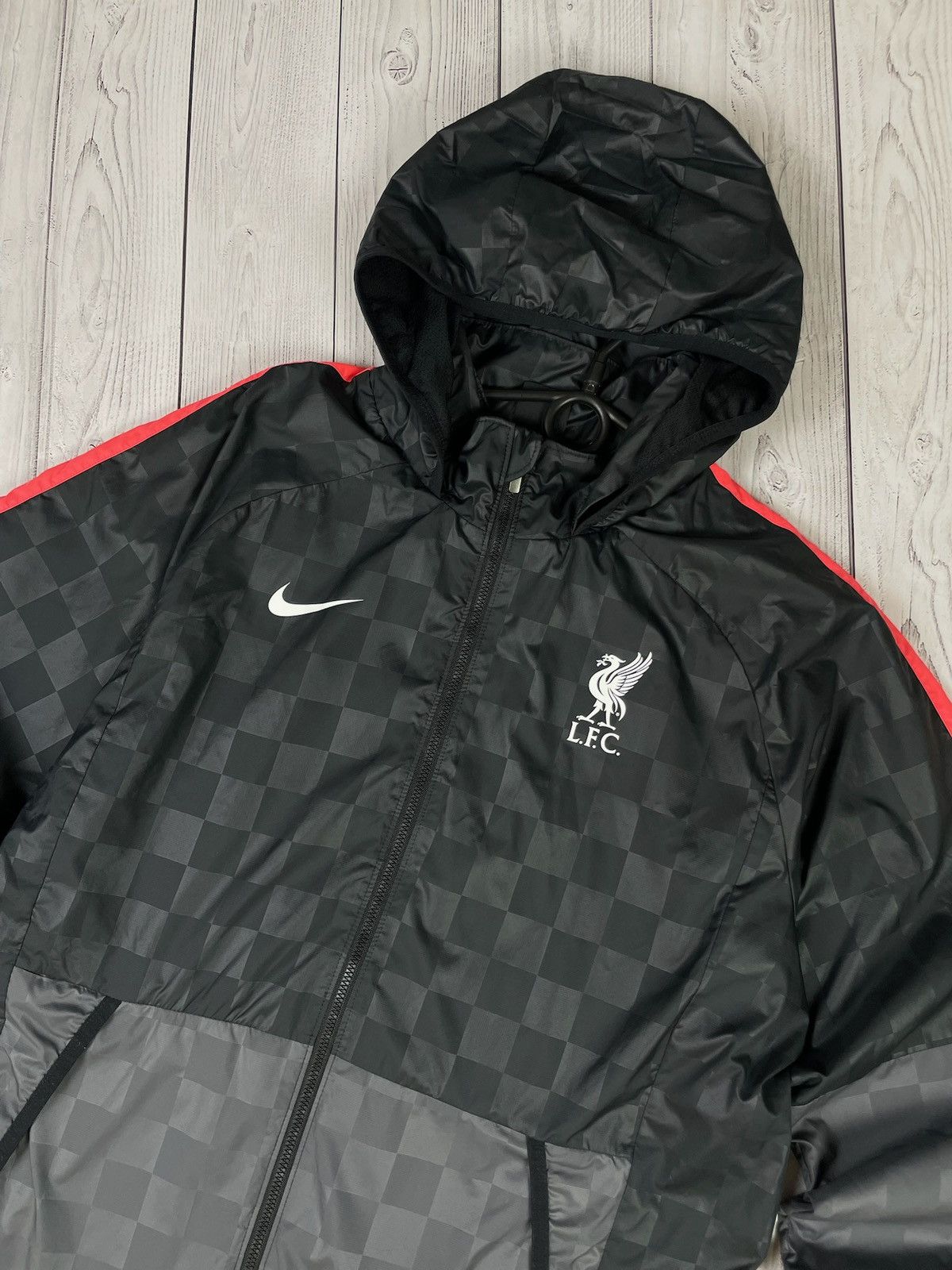 Nike Vintage nike Liverpool jacket size L logo swoosh rare Size US L / EU 52-54 / 3 - 3 Thumbnail