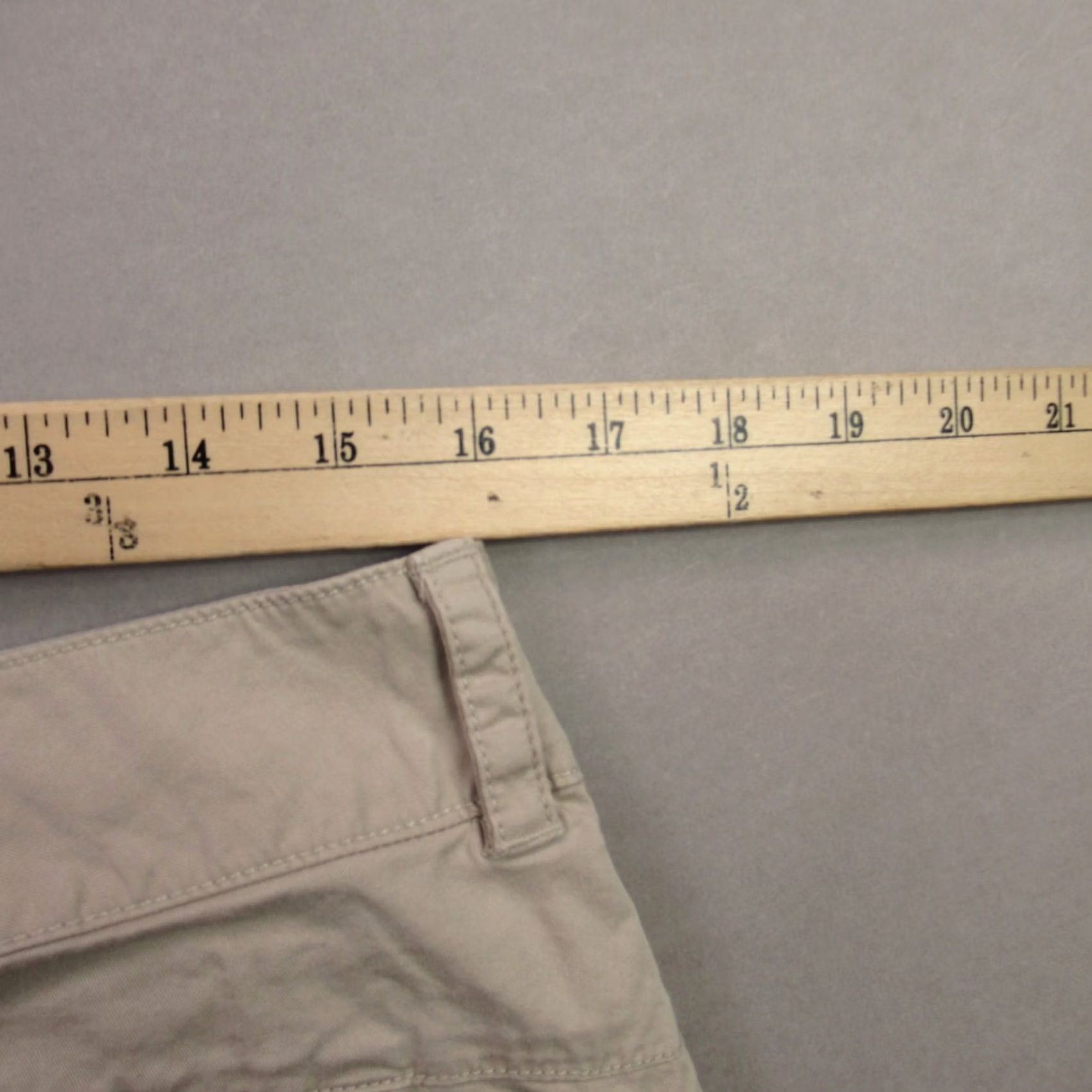 Vintage Columbia Women's Shorts Size 12 Beige Nylon Chino Outdoor Hiking 4" Inseam Size 34" / US 12 / IT 48 - 7 Thumbnail