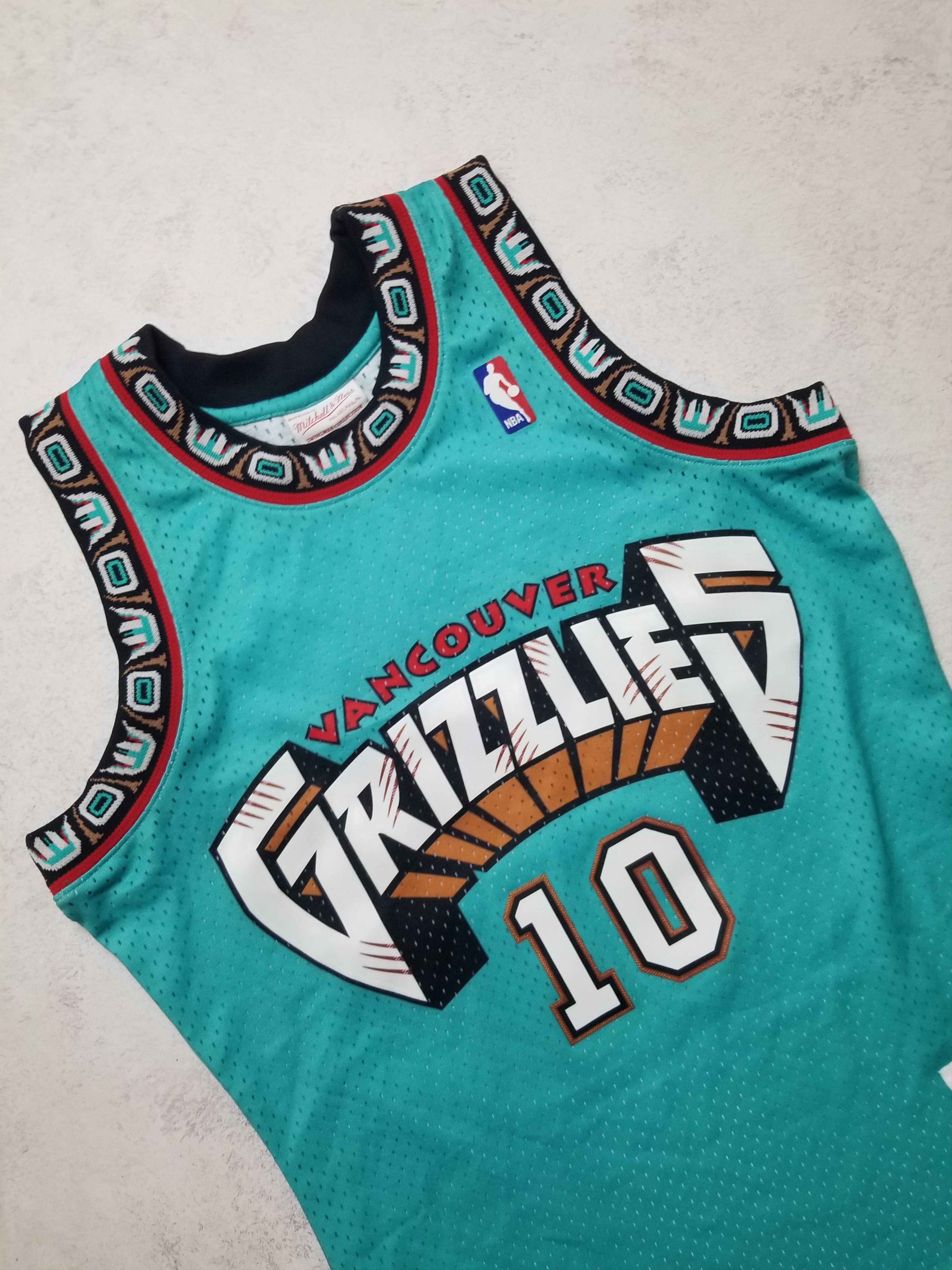 Mitchell & Ness Teal Vancouver Grizzlies Mike Bibby #10 Swingman Jersey Size US M / EU 48-50 / 2 - 7 Thumbnail