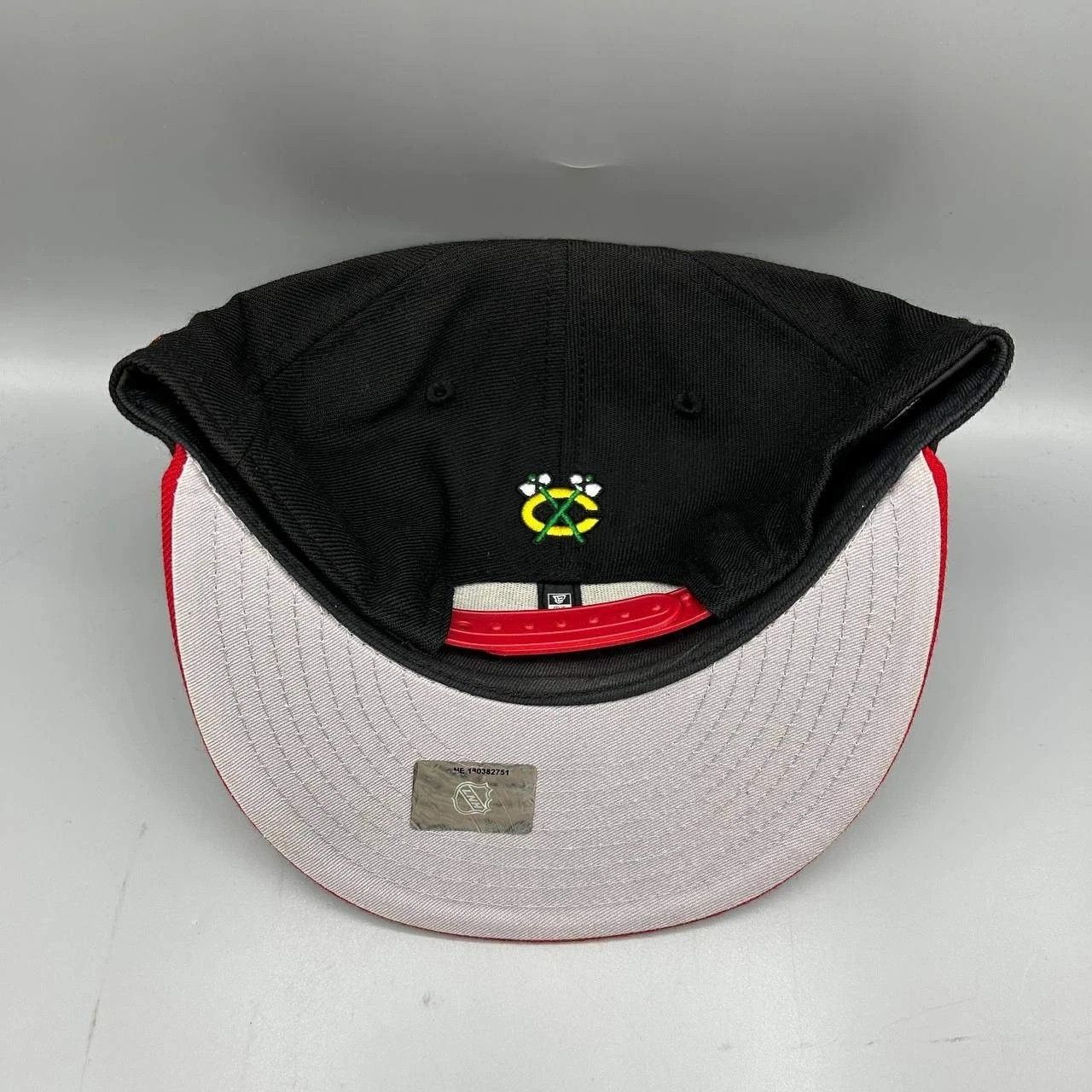 New Era Chicago Blackhawks Hat Men Black Red NHL Snap Back Cap Wool Size ONE SIZE - 5 Thumbnail
