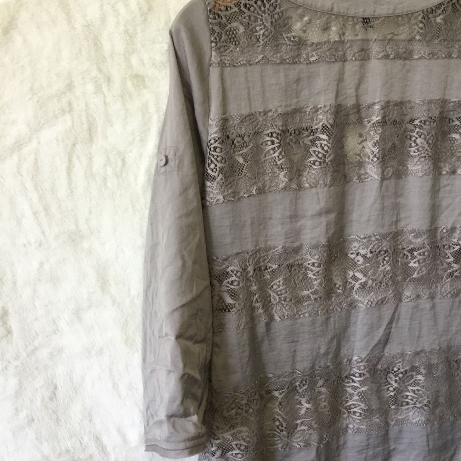 Bcbgmaxazria BCBGMaxAzria Light Gray Lace-Trim Tunic Top Size S / US 4 / IT 40 - 9 Thumbnail