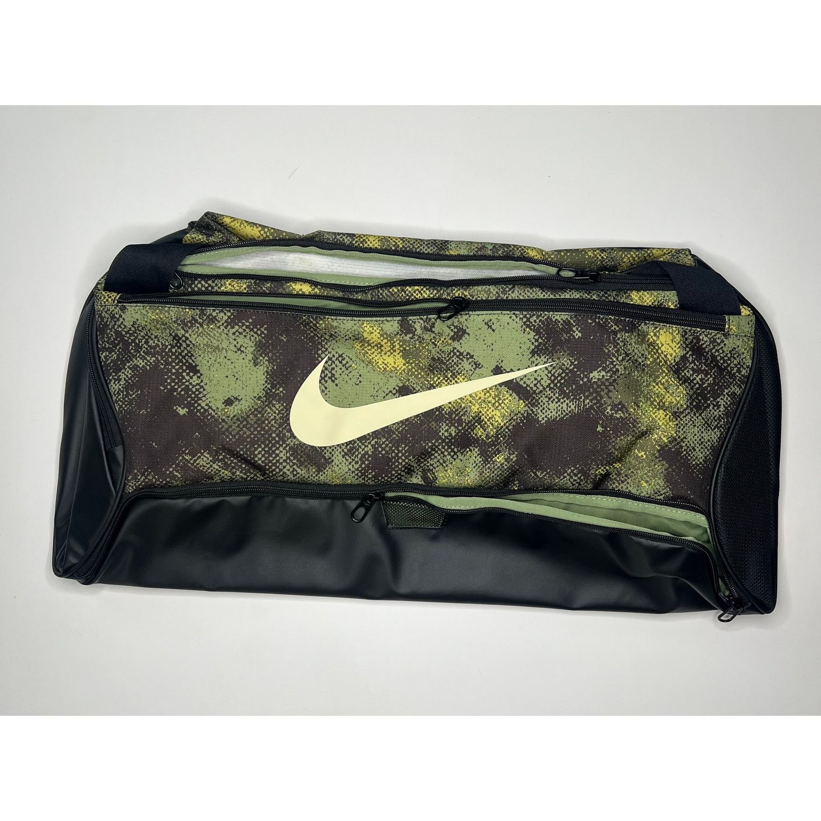 Nike Nike Brasilia Duffel Bag Snake Print Green Size Medium Size ONE SIZE - 3 Thumbnail