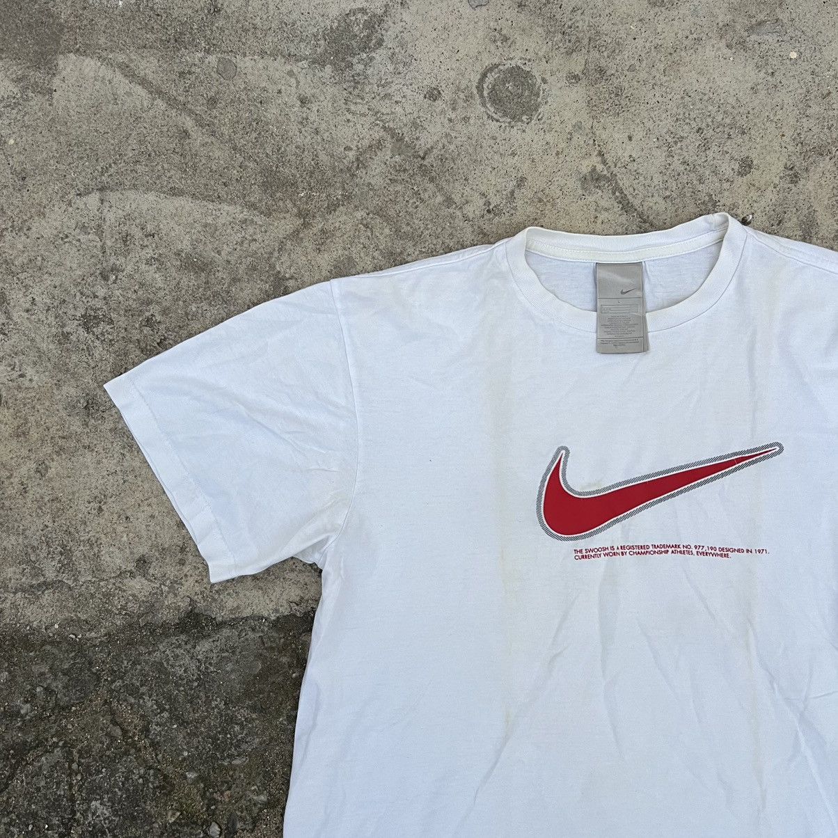 Nike × Vintage Vintage 90s Nike Red White T Shirt Mini Swoosh Size US L / EU 52-54 / 3 - 2 Thumbnail