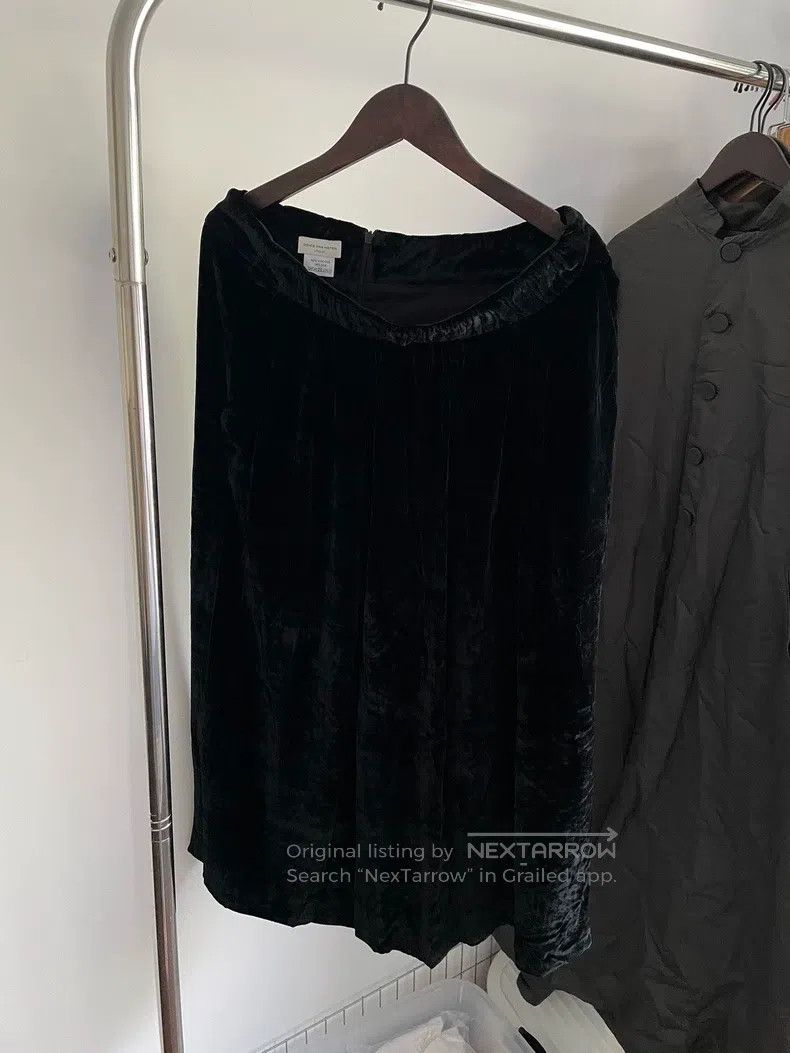 Dries Van Noten Dries Van Noten size:38 Velvet skirt Size 23" - 1 Thumbnail