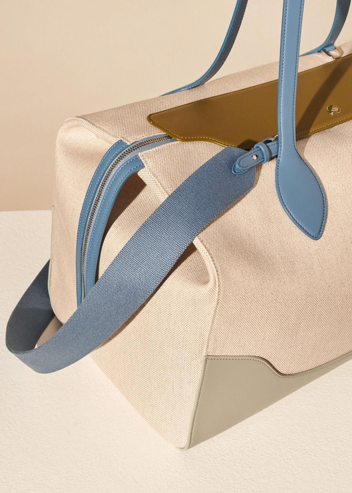 Loro Piana o1srvl11e0325 FAM3055 Size: OS / Fabric Bag in Multicolor Size ONE SIZE - 3 Thumbnail