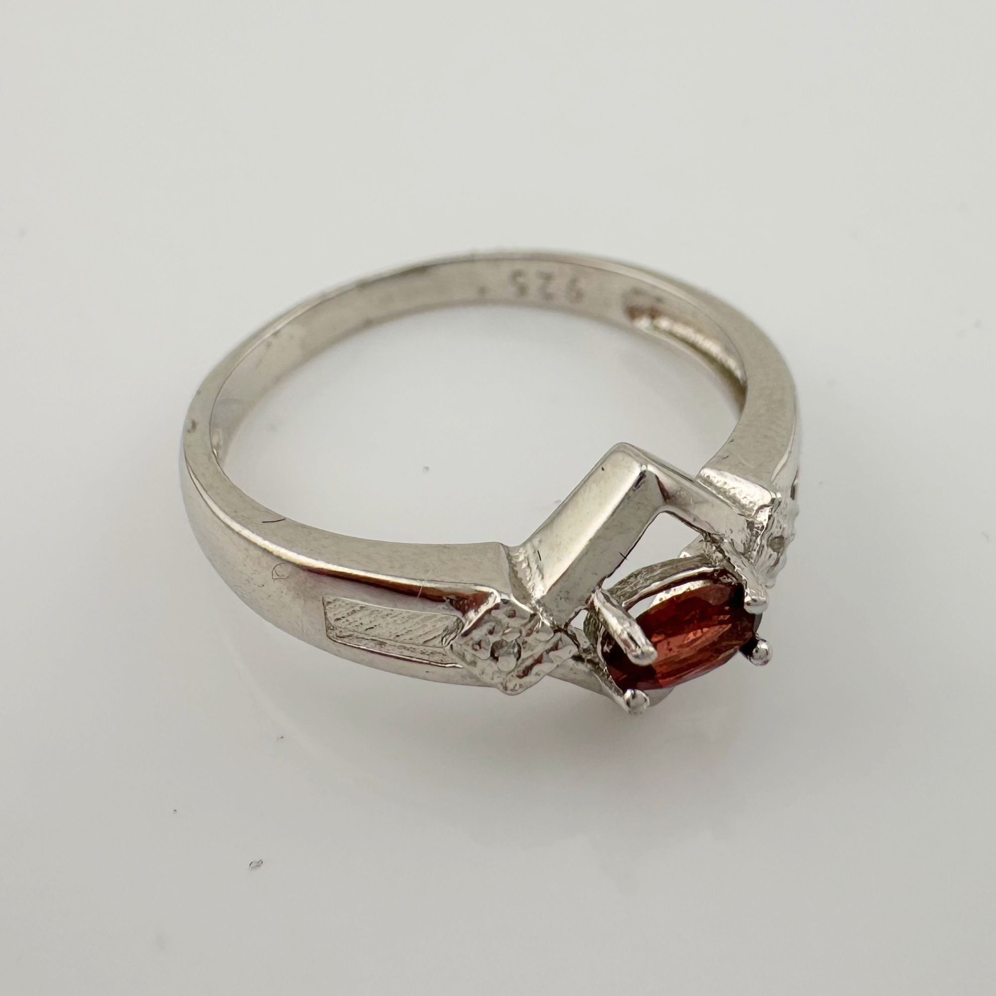 Other Romanitc and Beautiful Natural Garnet Ring Size 8 Size ONE SIZE - 12 Thumbnail