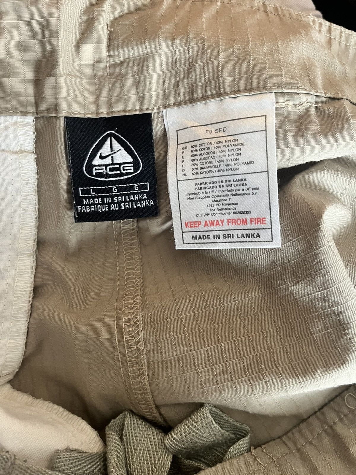 Vintage 90’s Nike ACG Cargo shorts