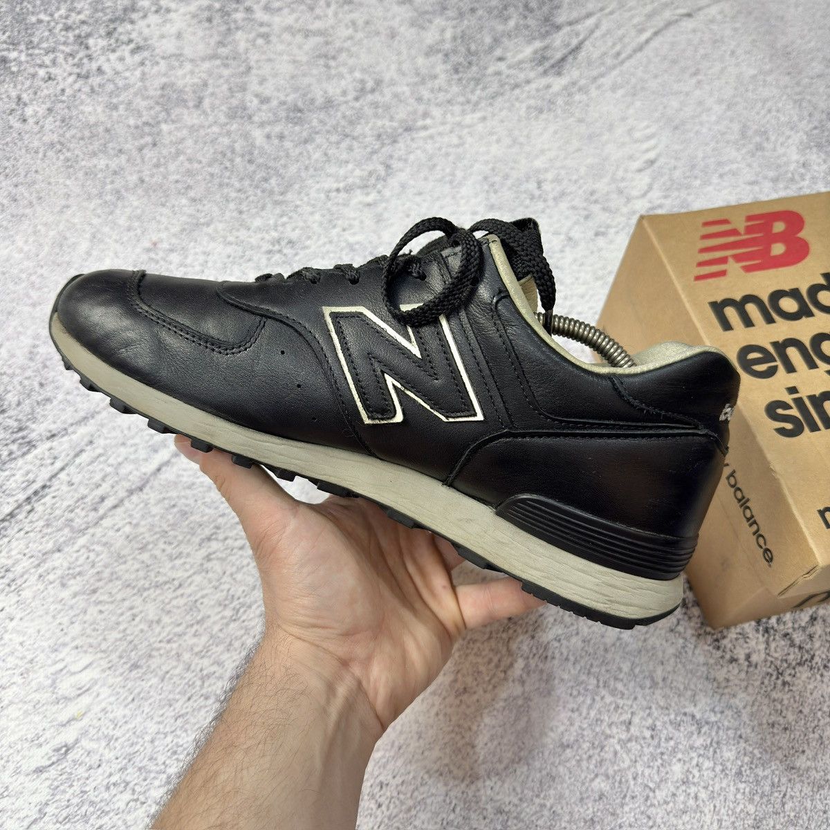 New Balance New Balance 576 M576CKK US9.5 UK9 EU43 27.5cm Size US 9.5 / EU 42-43 - 4 Thumbnail