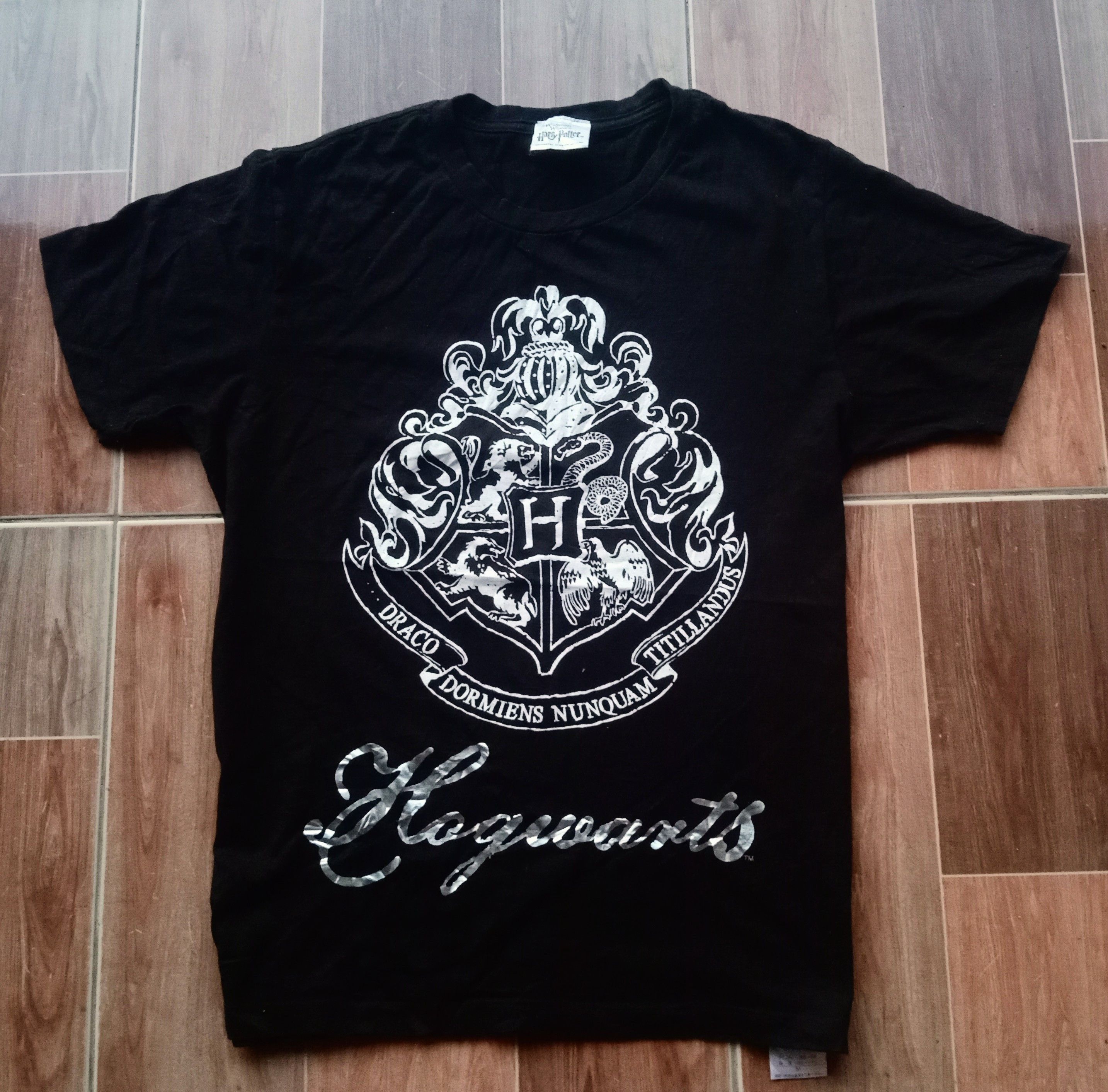 Universal Studios Hogwarts Tee by Harry Potter Size US M / EU 48-50 / 2 - 1 Thumbnail