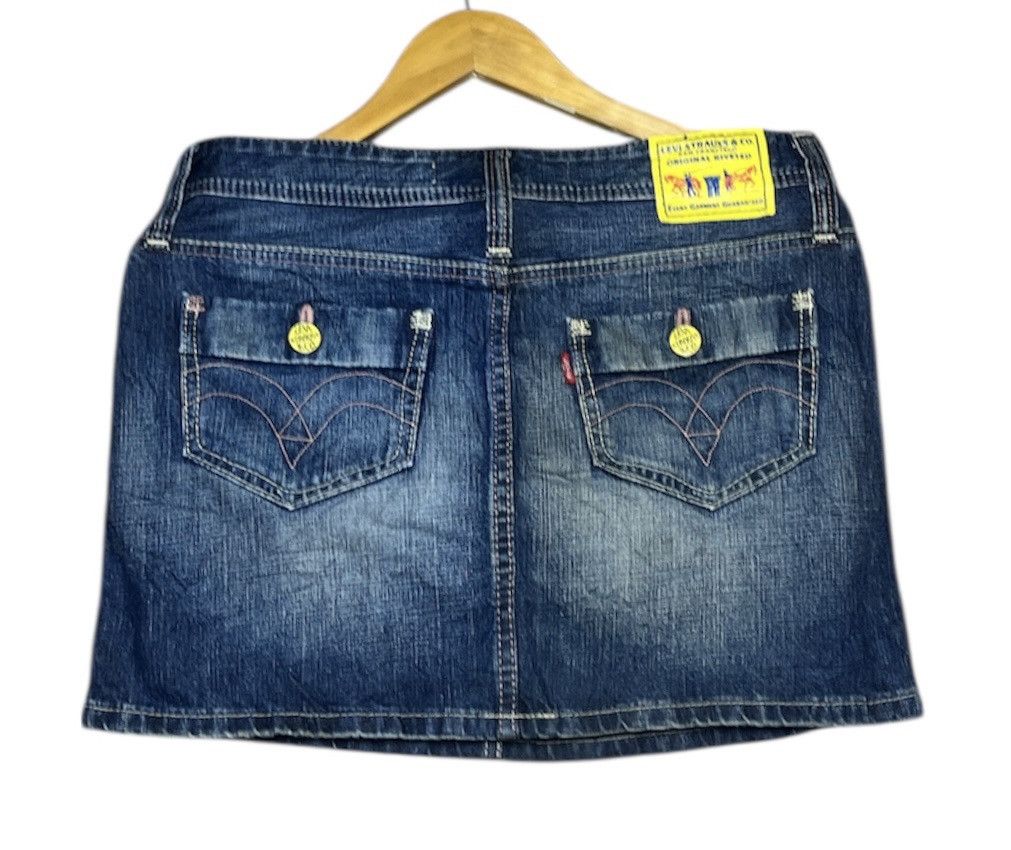 Levi’s Stone Wash Mini Skirt