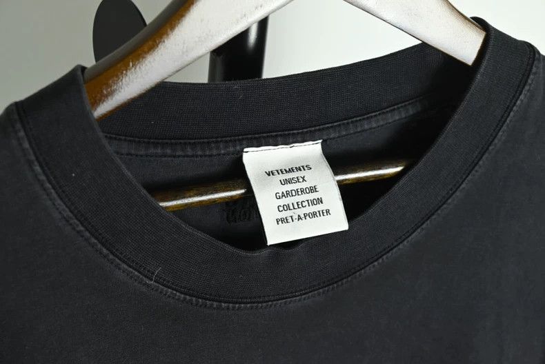 Vetements Vetements 24SS Red Slogan Letter Printed Short Sleeve Size US M / EU 48-50 / 2 - 4 Thumbnail