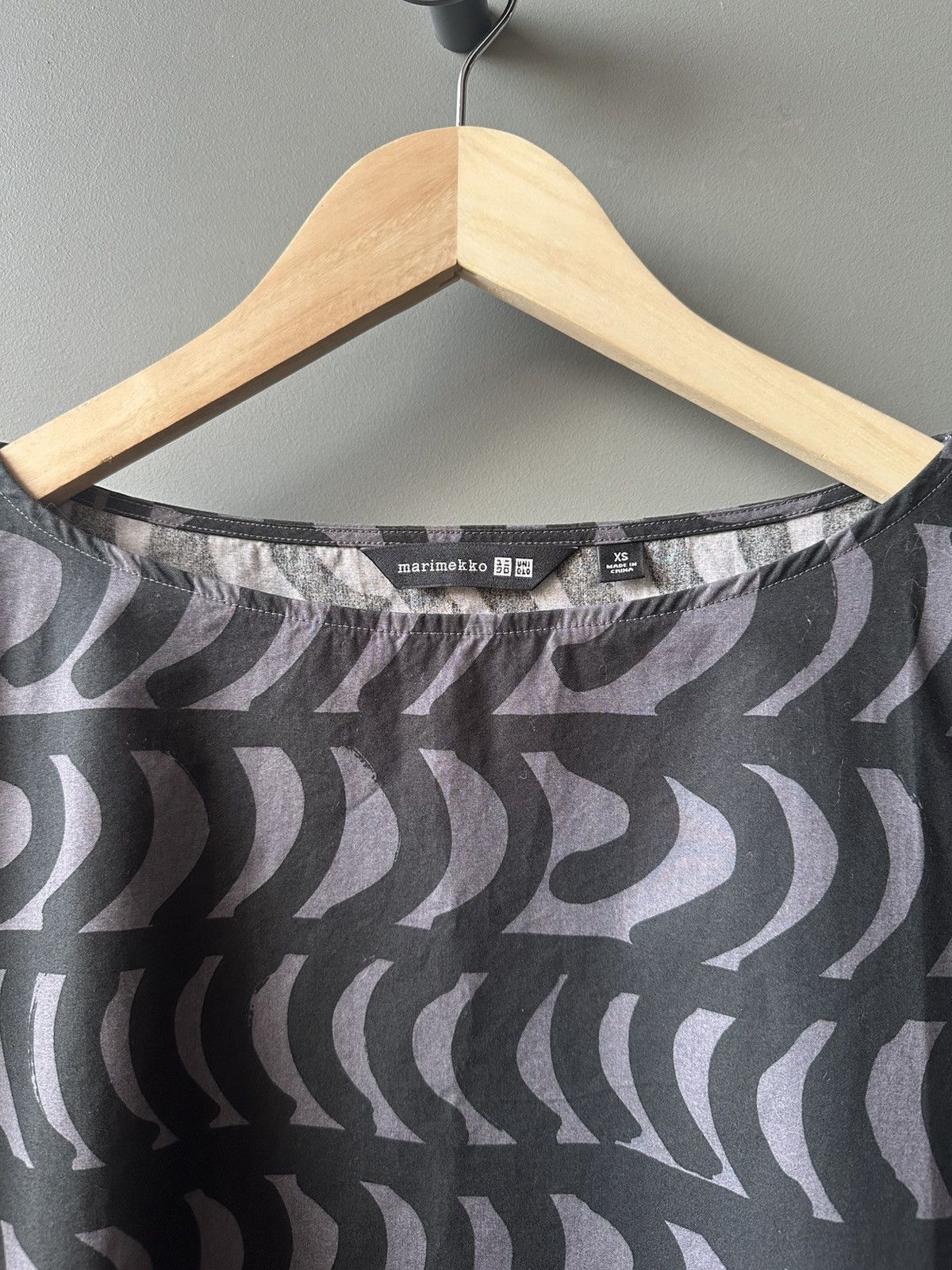 Marimekko Marimekko Uniqlo Abstract Top Size XS Size XS / US 0-2 / IT 36-38 - 3 Thumbnail
