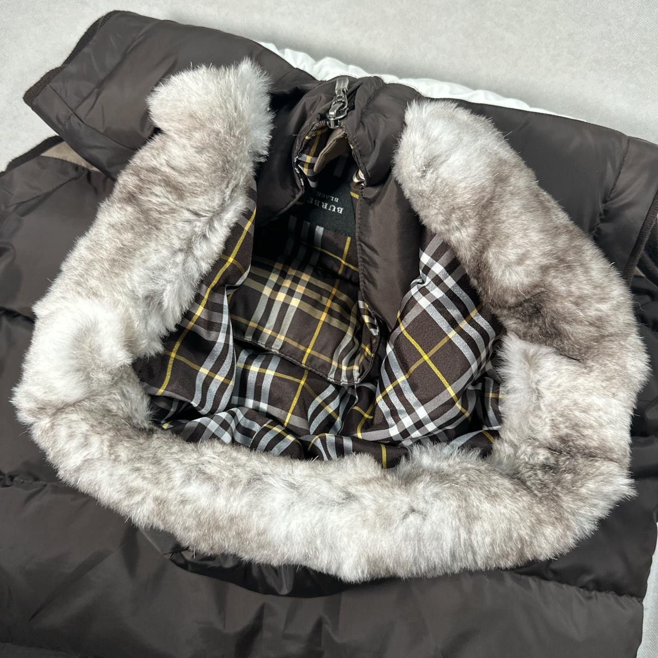Burberry 00’s Burberry Black Label Fur Down Vest / Gilet Size US M / EU 48-50 / 2 - 7 Thumbnail