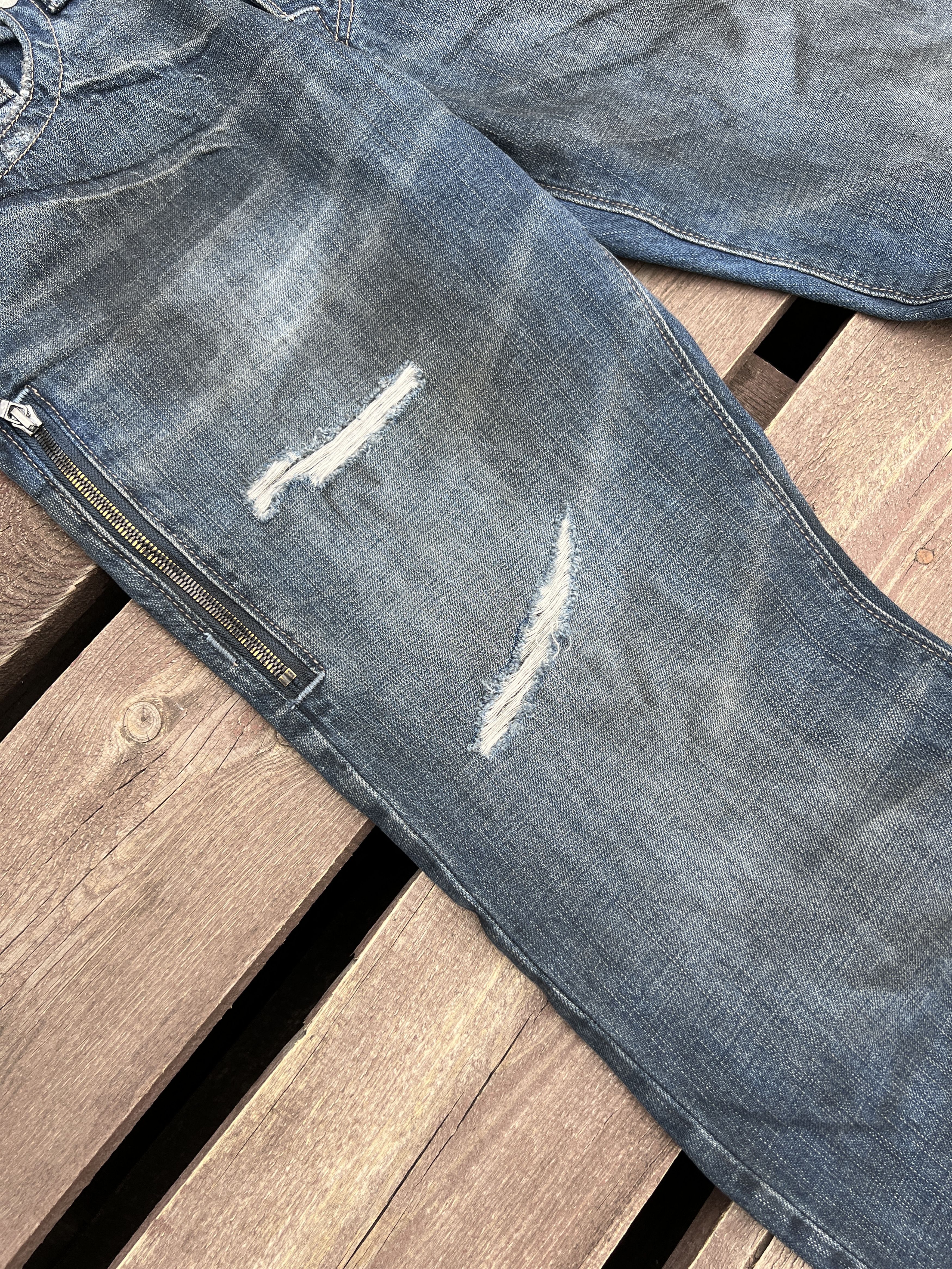 True Religion True Religion Rocco Relaxed Skinny Vintage Distressed jeans Size US 32 / EU 48 - 10 Thumbnail