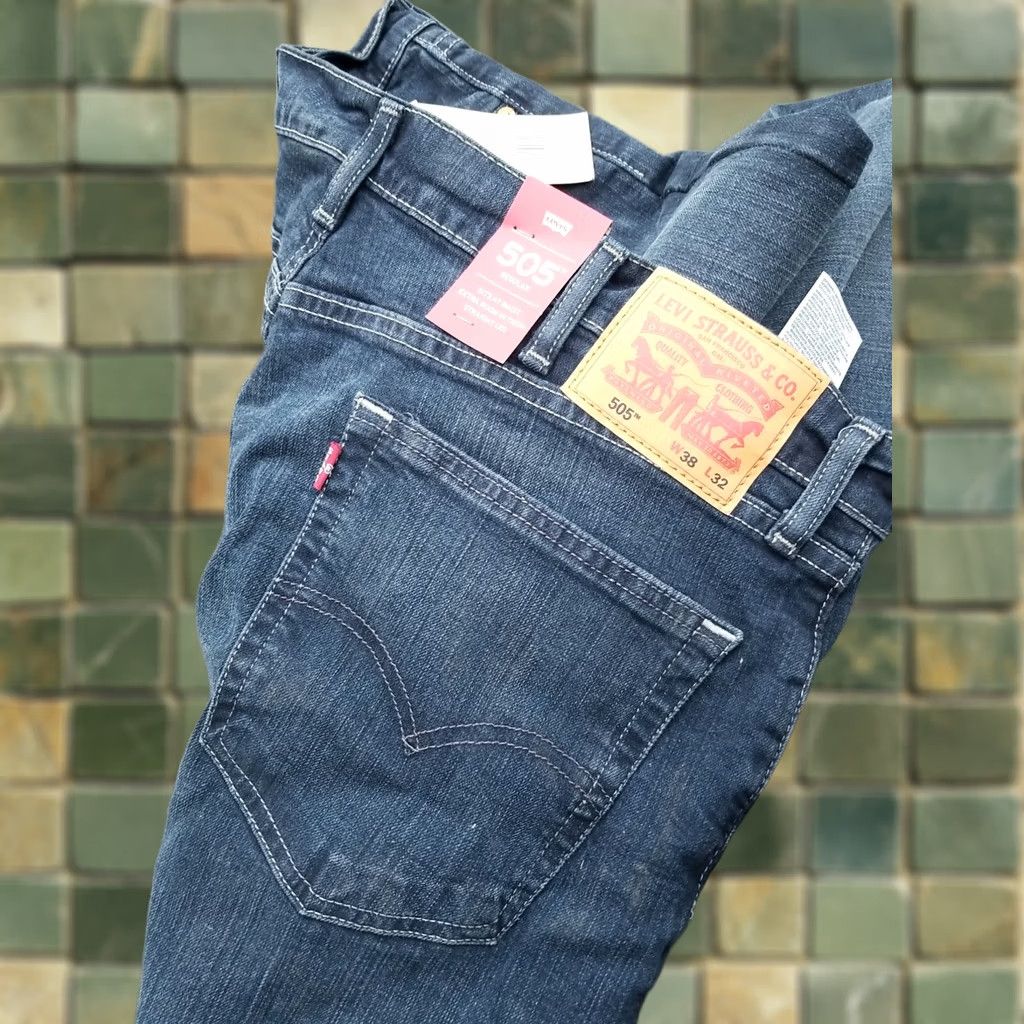 Levi's Levi's 505 Jeans Size 38x25 HEMMED Straight Denim Blue Jeans Men Regular Inseam 25 Straight Leg Pockets (Medium) 38x25 Denim Cotton Vintage No Zip Size US 38 / EU 54 - 1 Thumbnail