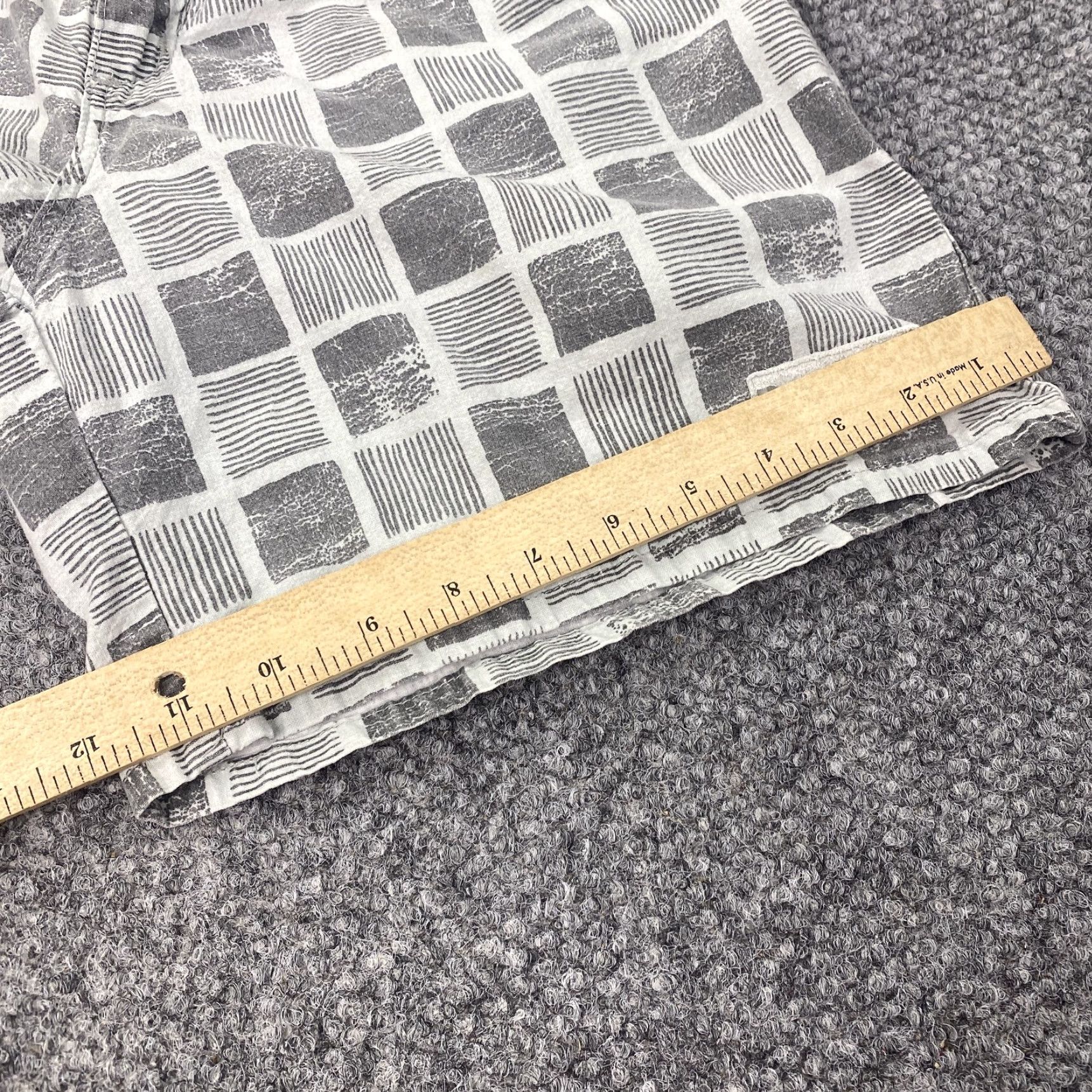 Vintage VINTAGE PCH Sand Gear Shorts Mens 32 Gray White Geometric Print 90s Beach Skate USA Casual Mens Sand Gear Shorts Size US 32 / EU 48 - 6 Thumbnail