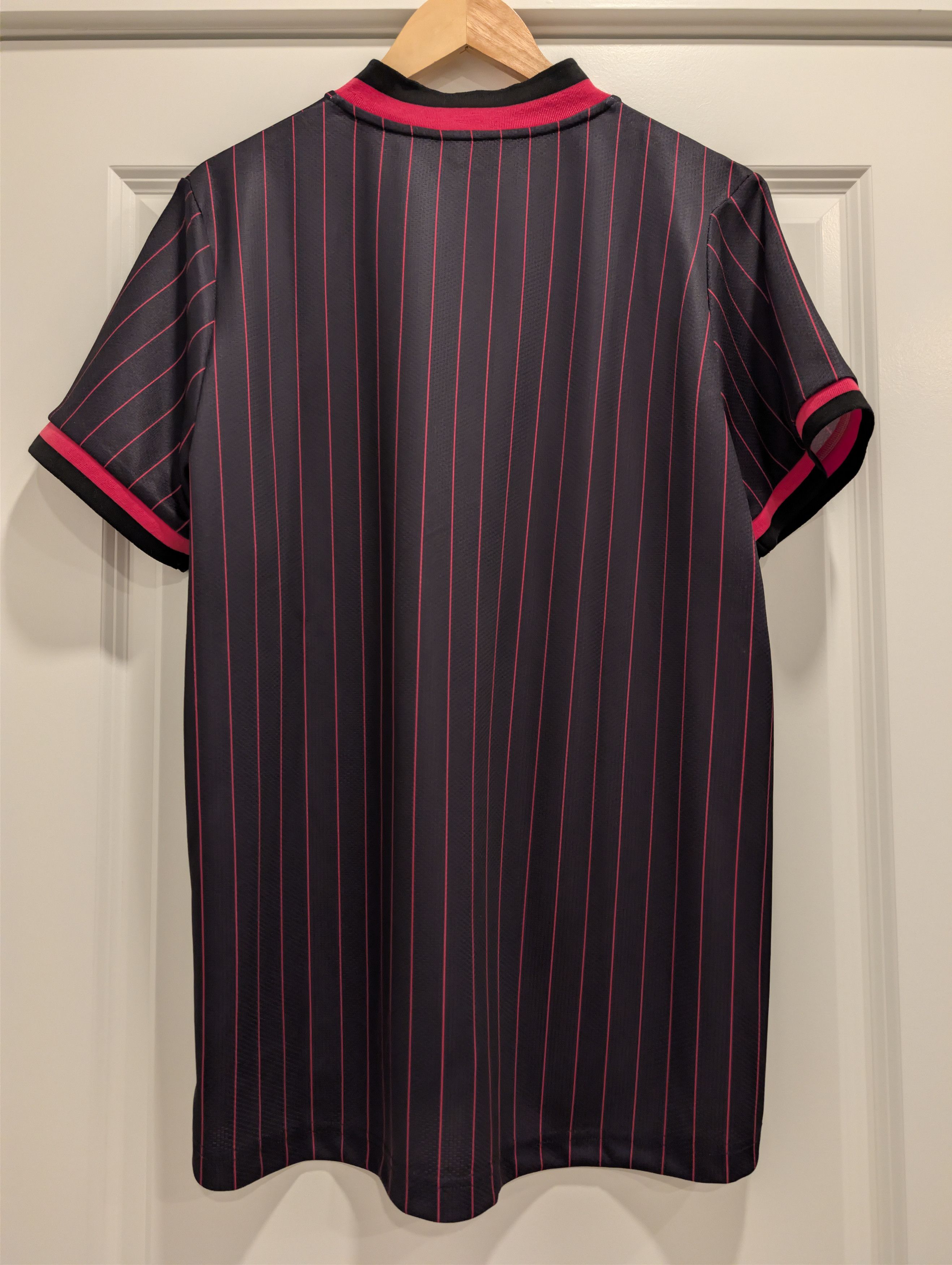 Other T-Mobile Black Baseball Jersey - L - Black Size US L / EU 52-54 / 3 - 10 Thumbnail