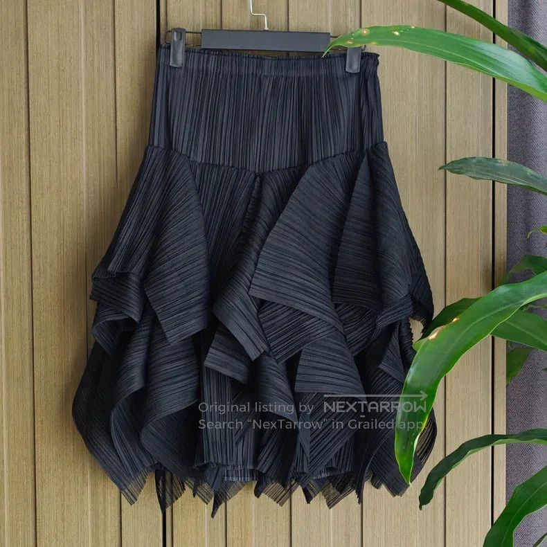 Issey Miyake Issey Miyake size:3 Black Patchwork Cake Midi Skirt Size 32" / US 10 / IT 46 - 1 Thumbnail