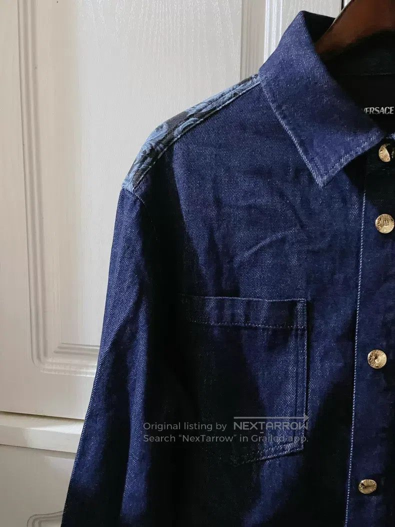 Versace Versace Blue and gold baroque embroidered Medusa denim shi Size US L / EU 52-54 / 3 - 5 Thumbnail