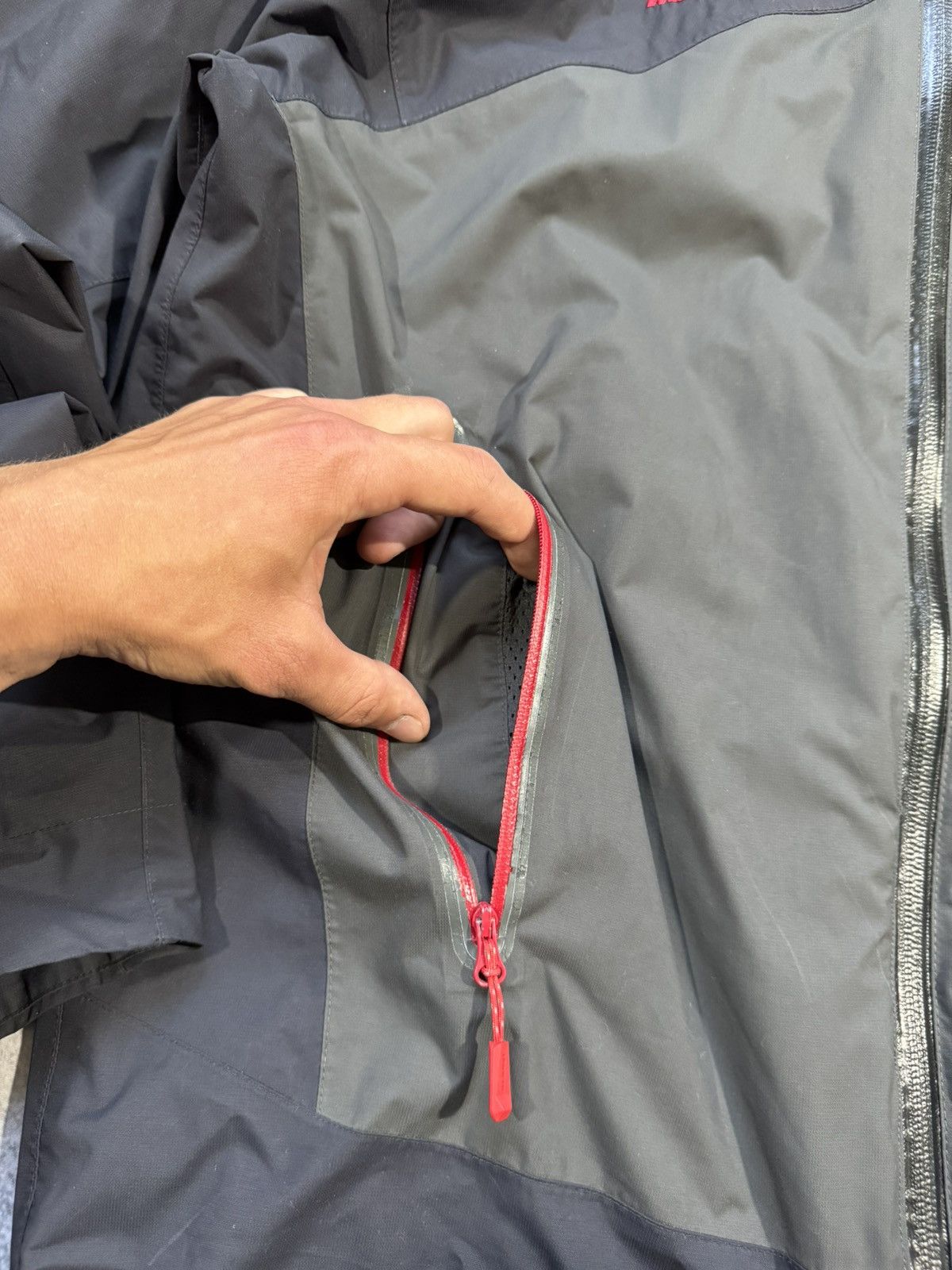 Mammut Mammut Dry Tech Jacket Size M Size US M / EU 48-50 / 2 - 5 Thumbnail