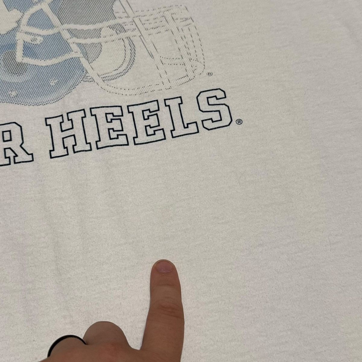 Jansport 90s Jansport North Carolina Tarheels White Shirt Men's XL Size US XL / EU 56 / 4 - 3 Thumbnail
