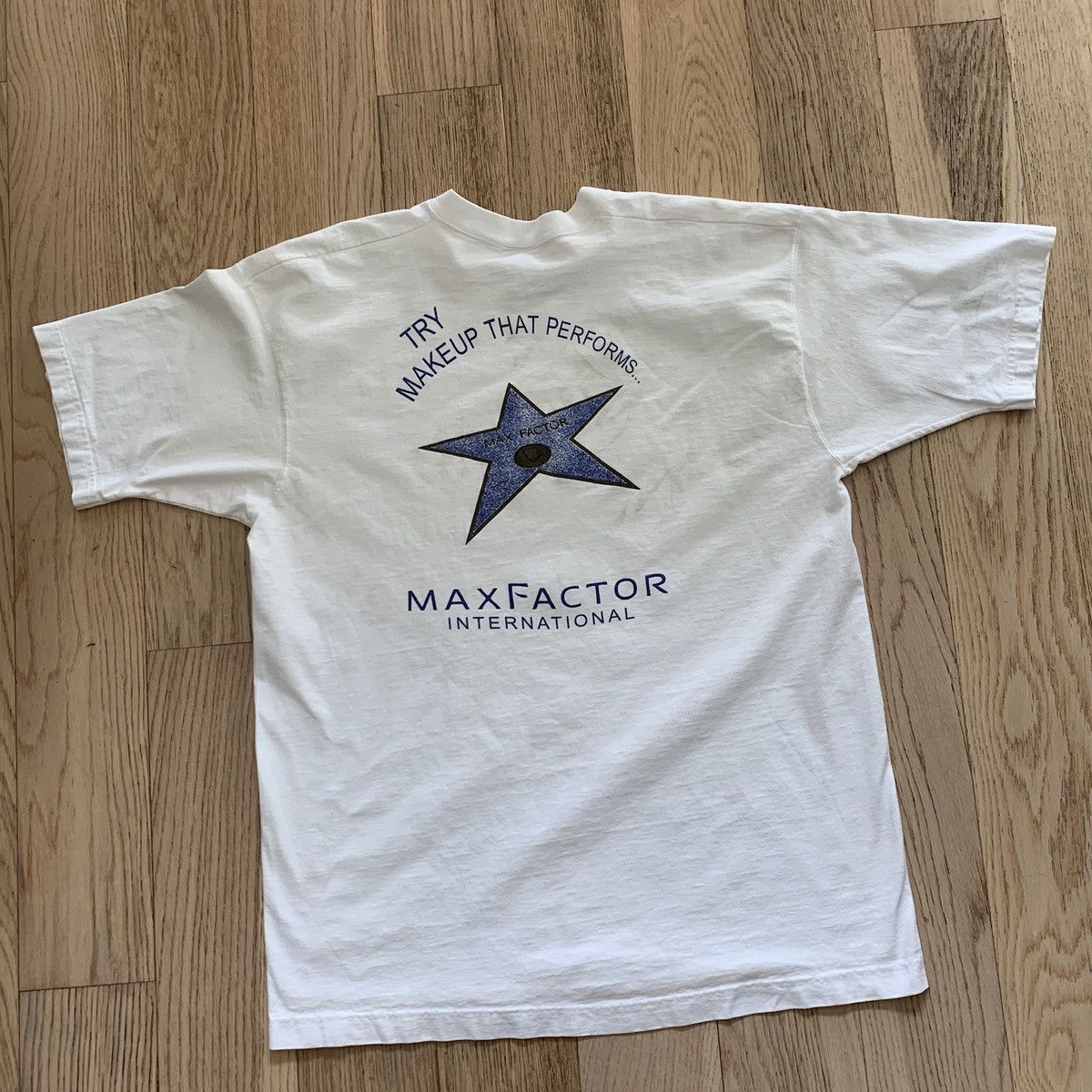 Vintage Vintage 90s Maxfactor Makeup International T shirt Baggy Size US XL / EU 56 / 4 - 1 Thumbnail