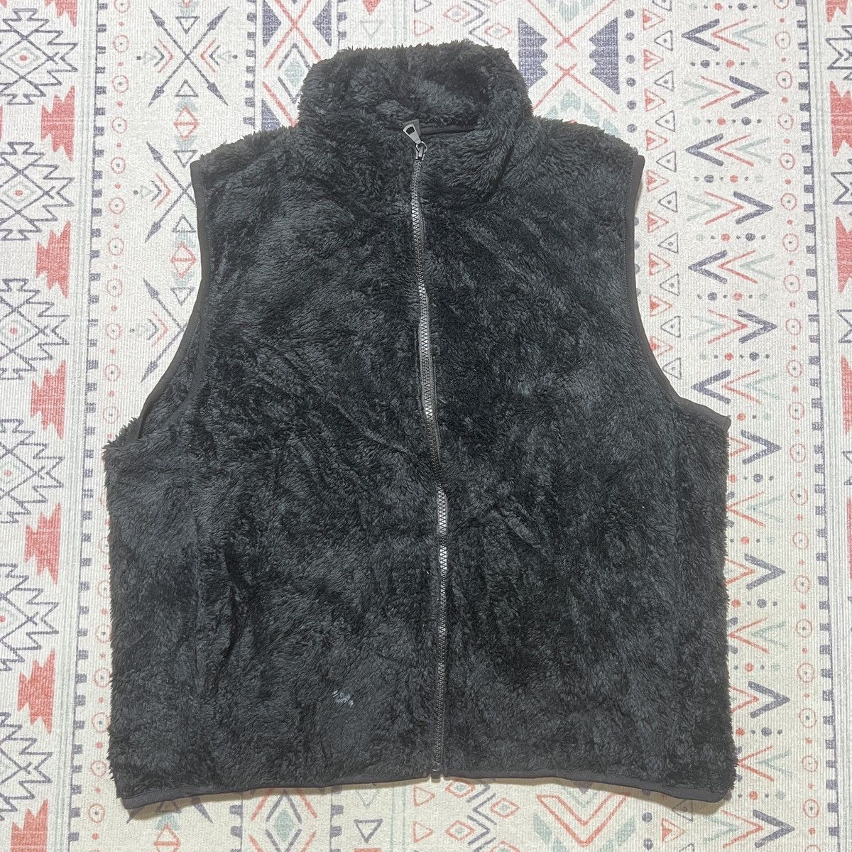 Uniqlo Uniqlo Fleece Black Vest Size US XL / EU 56 / 4 - 2 Thumbnail