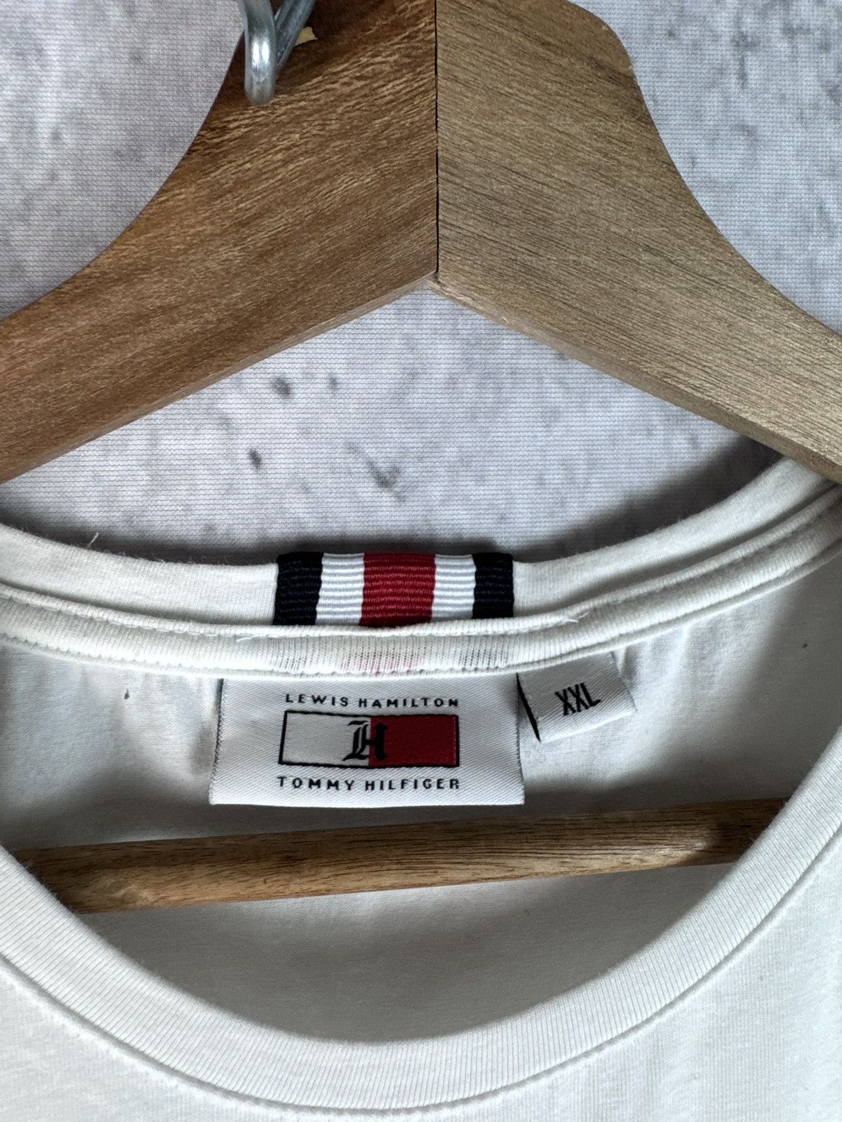 Tommy Hilfiger Tommy Hilfiger x Lewis Hamilton T Shirt Oversized Size XXL Size US XXL / EU 58 / 5 - 3 Thumbnail
