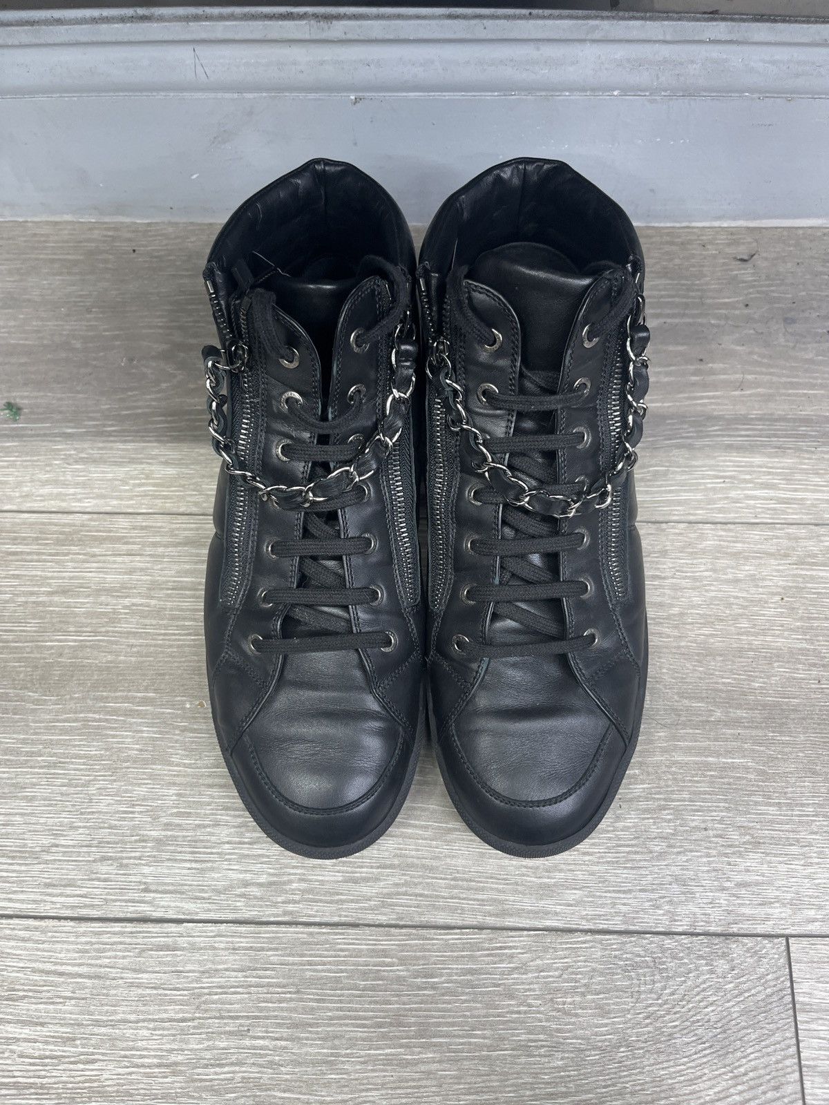 Chanel Chanel Black CC Zipper Leather High Top Sneaks Size US 8 / EU 41 - 2 Thumbnail