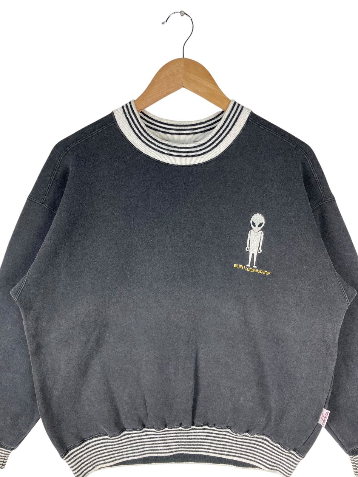 Alien Workshop × Vintage Vintage 90s Alien Workshop Skateboard Sweatshirt Size US L / EU 52-54 / 3 - 2 Thumbnail