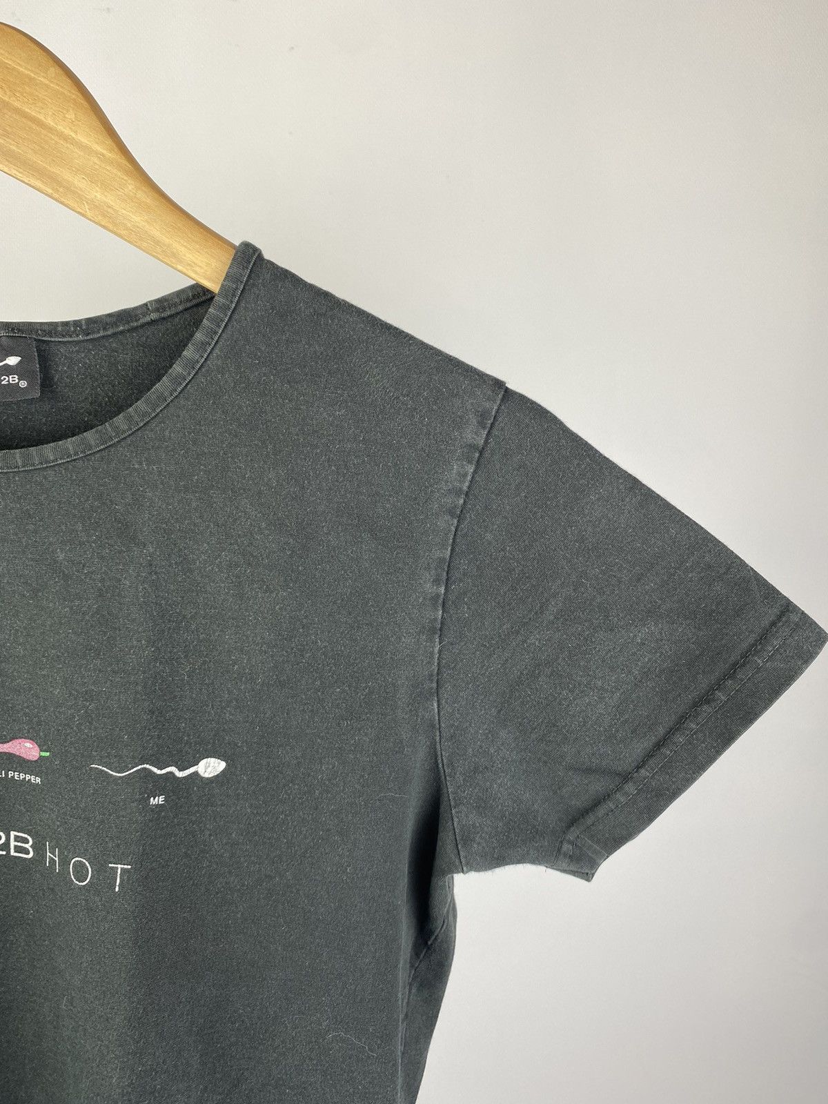 Vintage 🔥Vntg Born 2B Red hot chili Pepper Humor Art Tee Women Size L / US 10 / IT 46 - 4 Thumbnail
