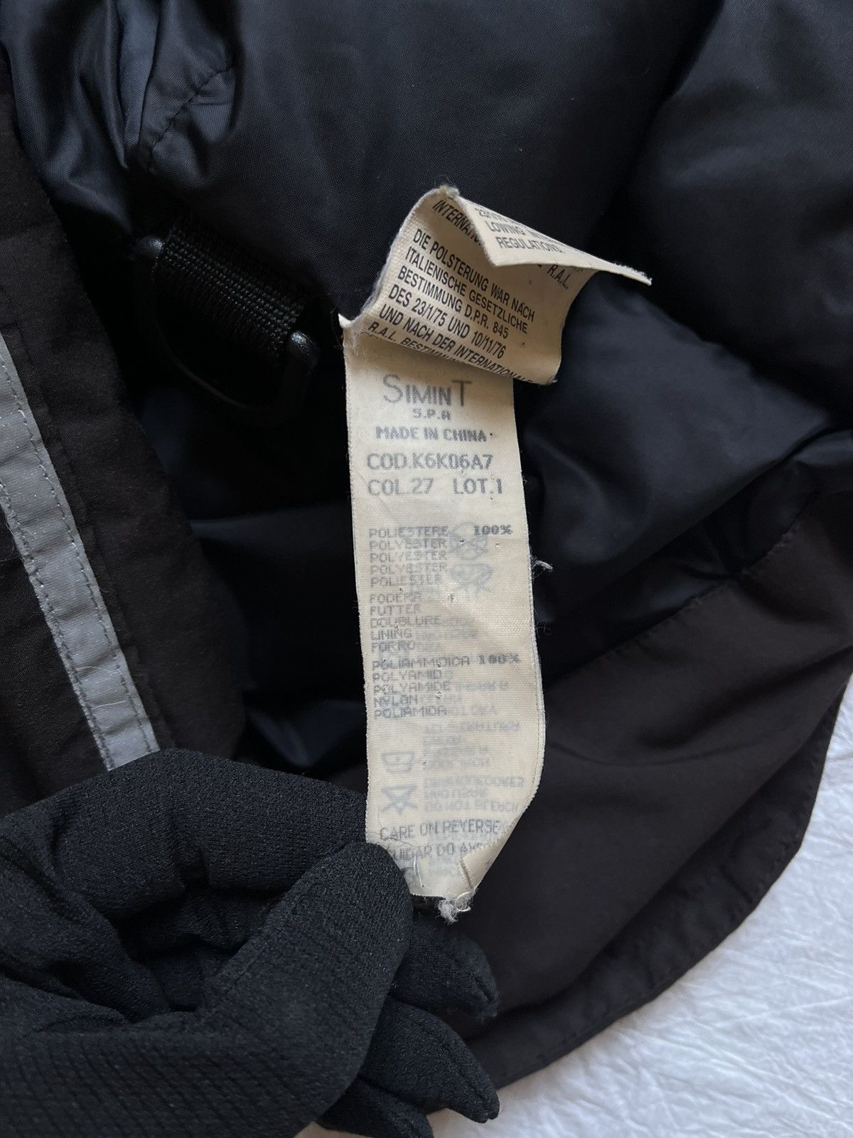 Armani Armani Jeans vintage 1990s goose down jacket Size US L / EU 52-54 / 3 - 14 Thumbnail