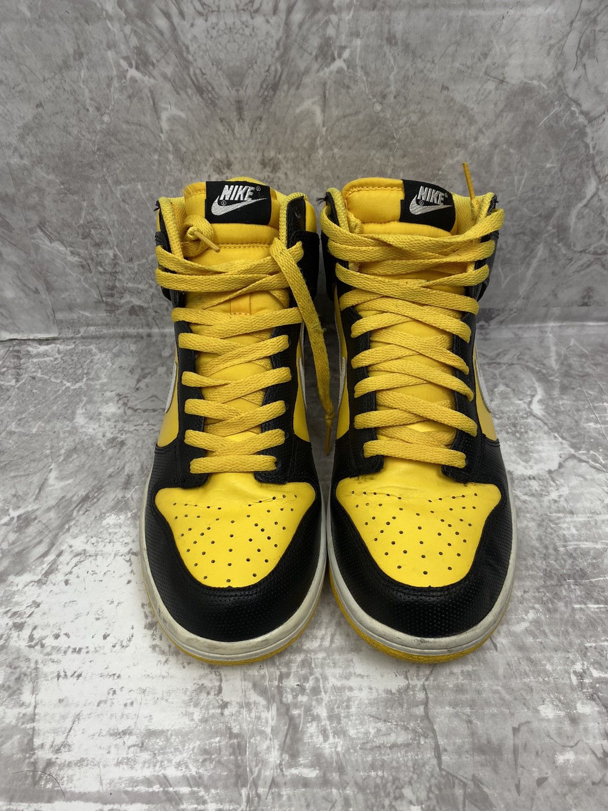 Nike Nike Dunk High 'White Varsity Maize' 2011 Size US 8.5 / EU 41-42 - 2 Thumbnail