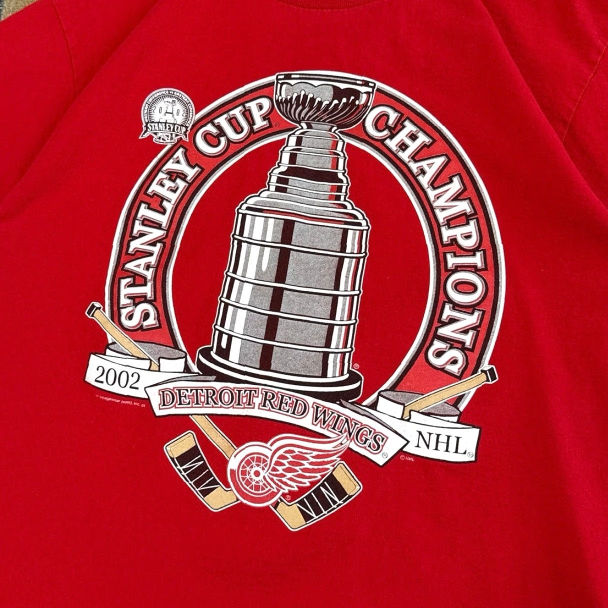 Delta VINTAGE Detroit Red Wings Stanley Cup Champs T-Shirt L Men Red NHL 2000s Y2K Sports Hockey Sl Short Sleeve Size US L / EU 52-54 / 3 - 3 Thumbnail