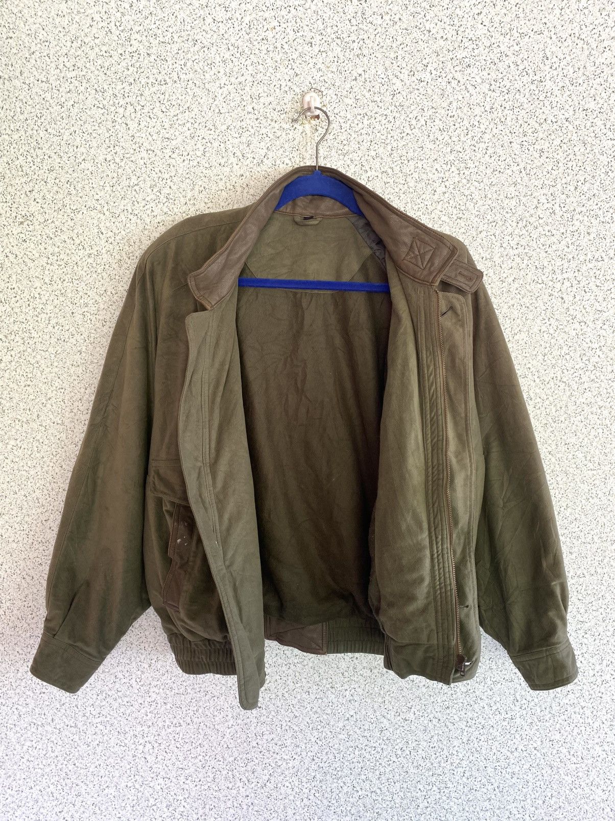 Japanese Brand Vintage Olive Utility Bomber Jacket w/ Leather Trim Size L / US 10 / IT 46 - 9 Thumbnail