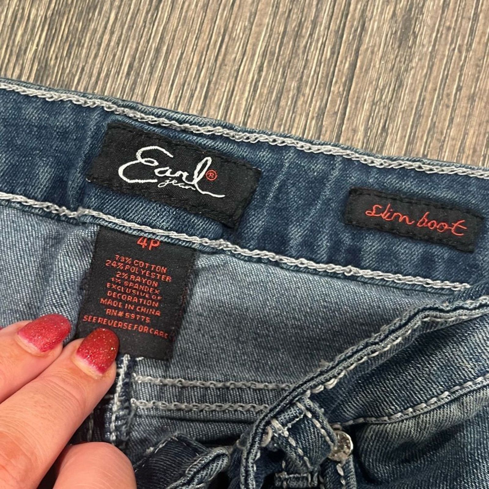 Vintage Earl Jean Slim Boot Dark Wash Faded Embroidered Jeans Size 4 Size 27" / US 4 / IT 40 - 9 Thumbnail