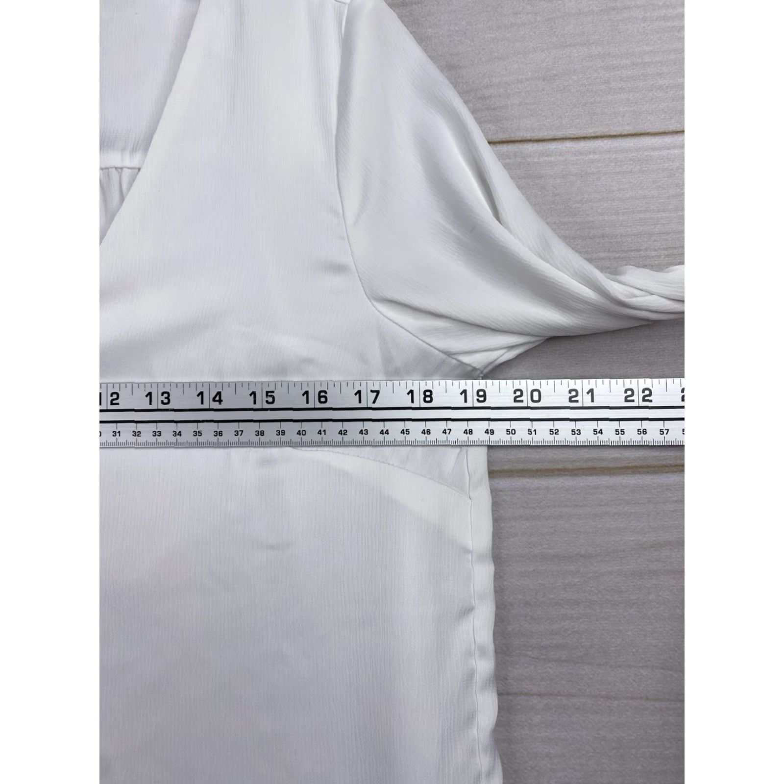 H&M H&M Womens Top Blouse Shirt White V-Neck Long Sleeve XS4? Size S / US 4 / IT 40 - 6 Thumbnail