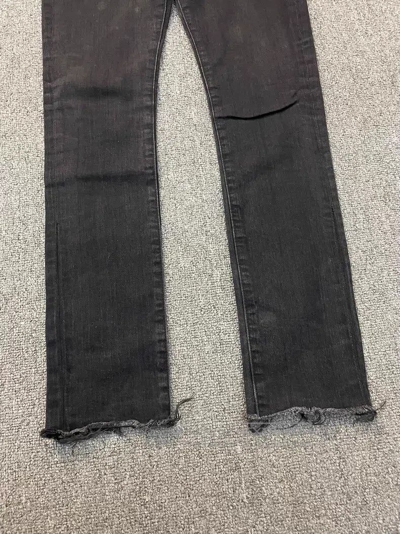 Saint Laurent Paris Saint Laurent Paris Black Frayed Denim Jeans Size US 26 / EU 42 - 3 Thumbnail