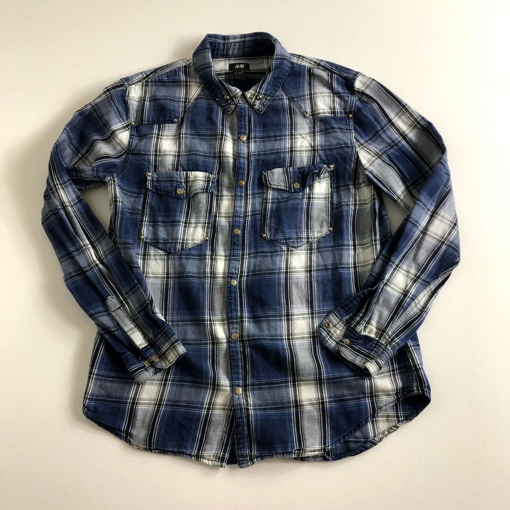 H&M H&M Women's Blue Plaid Denim Snap Button Long Sleeve Shirt Size 10 Size L / US 10 / IT 46 - 8 Thumbnail