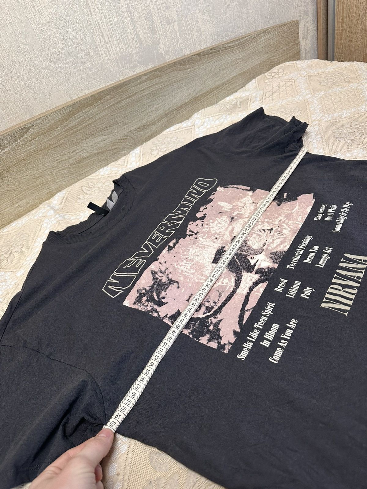 Band Tees 🔥 Nirvana Nevermind H&M Band Rock Tour T Shirt Oversize Size US L / EU 52-54 / 3 - 8 Thumbnail